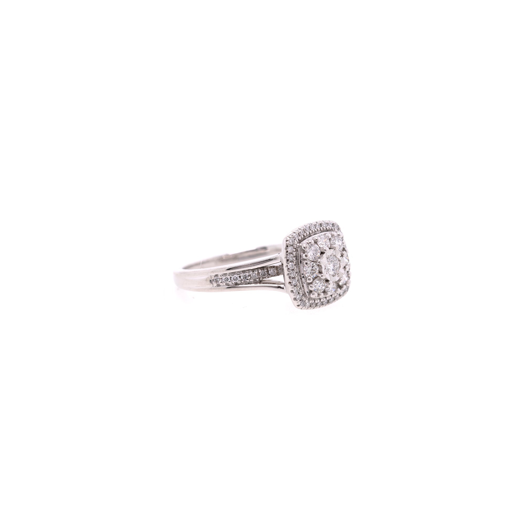 10k White Gold Diamond Cluster Ring