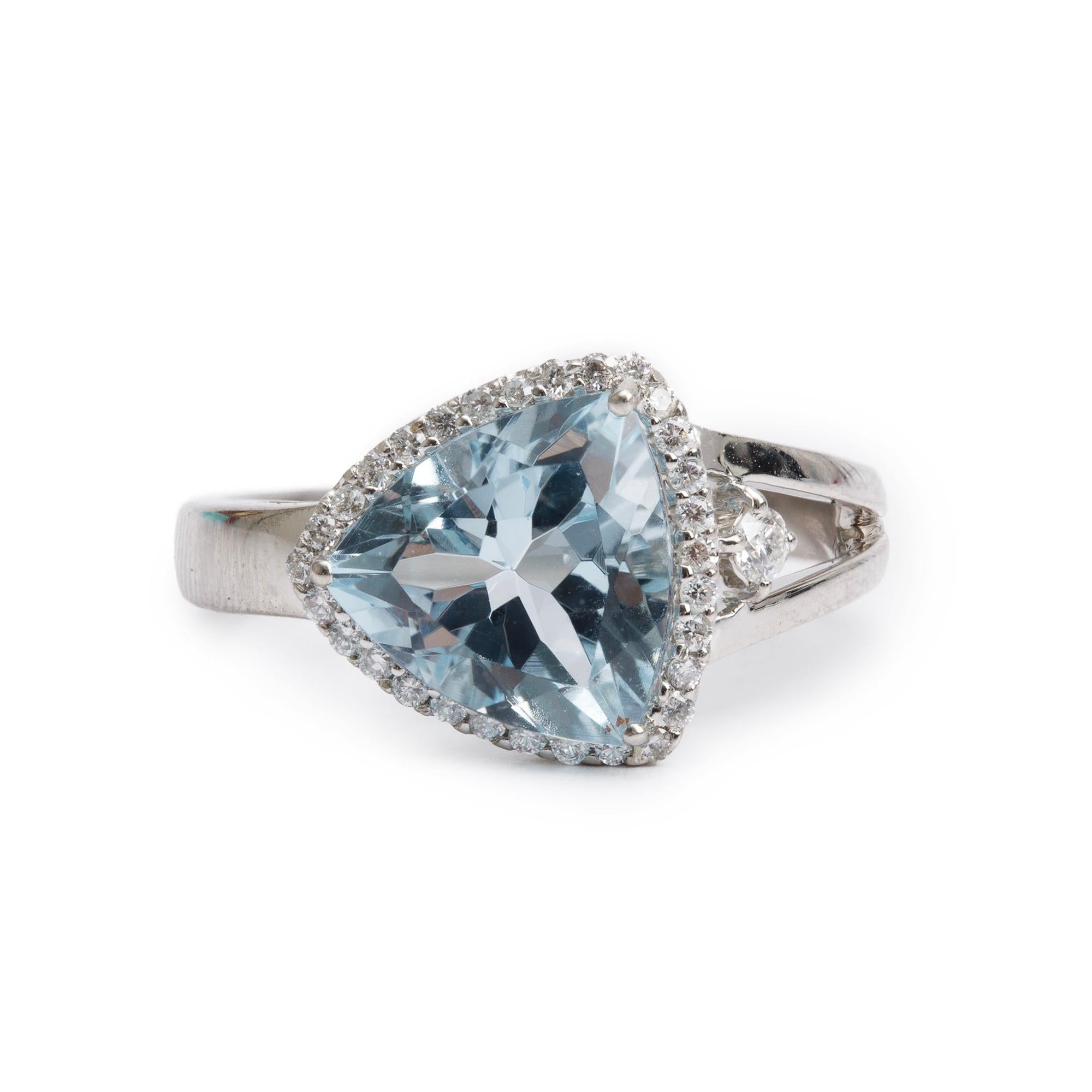 14k White Gold Aquamarine & Diamond Cocktail Ring, Size 5