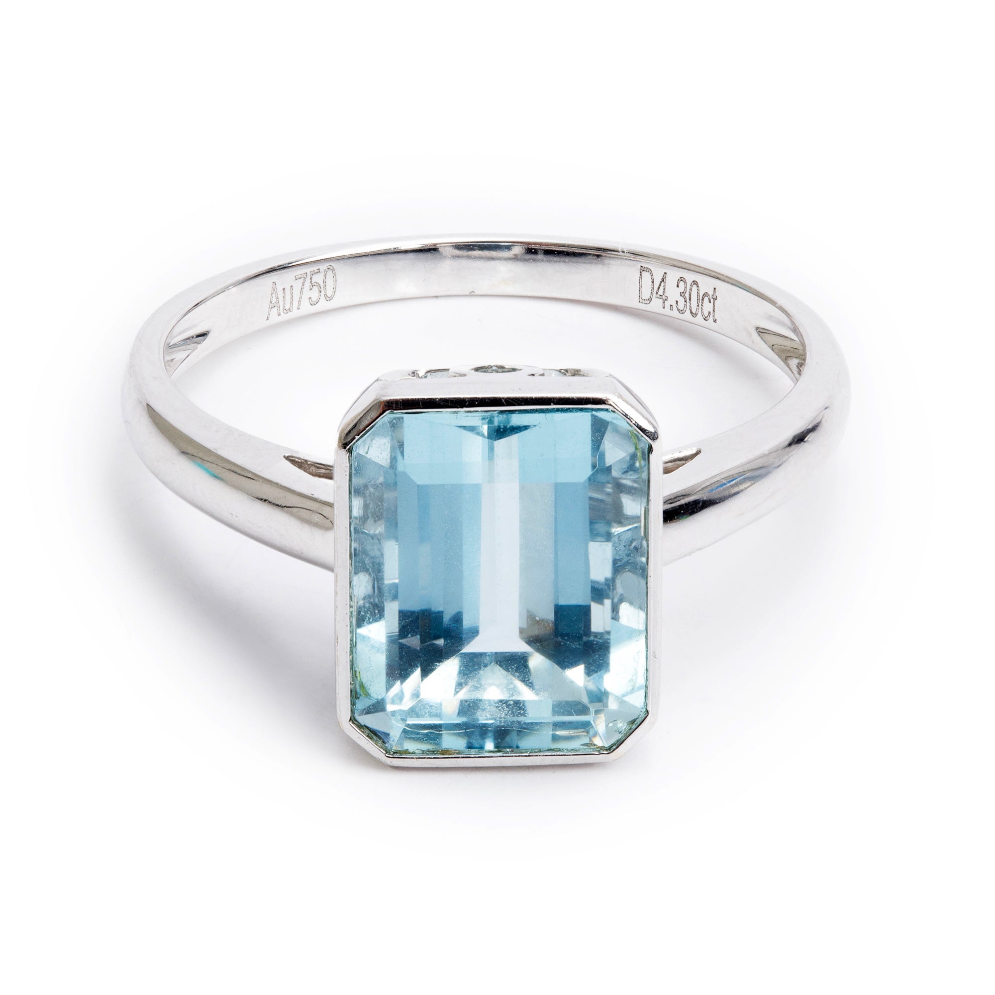 18k White Gold 4.30 ct. Aquamarine Solitaire Ring, Size 10