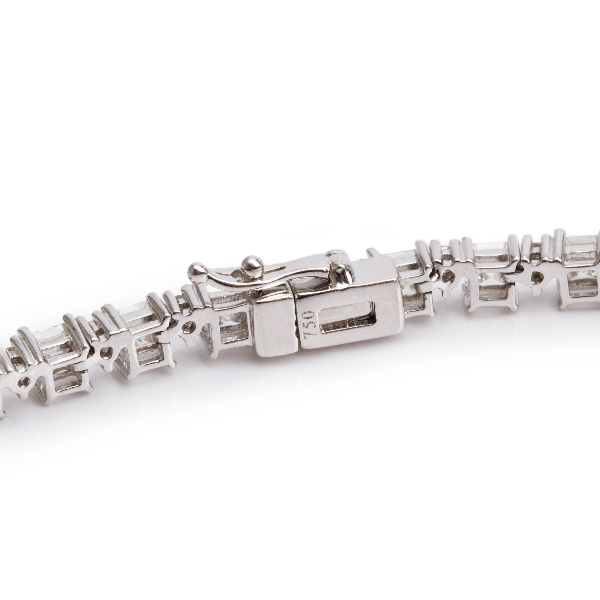 18k White Gold 5.56 tcw. Diamond Tennis Necklace