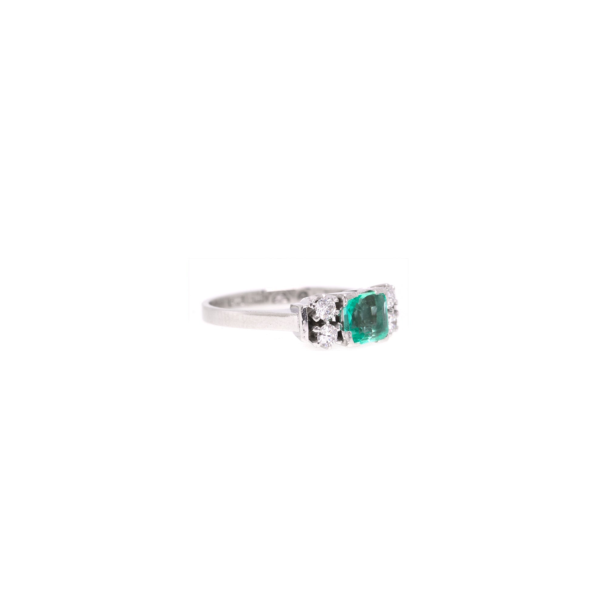 18k White Gold Emerald & Diamond Ring