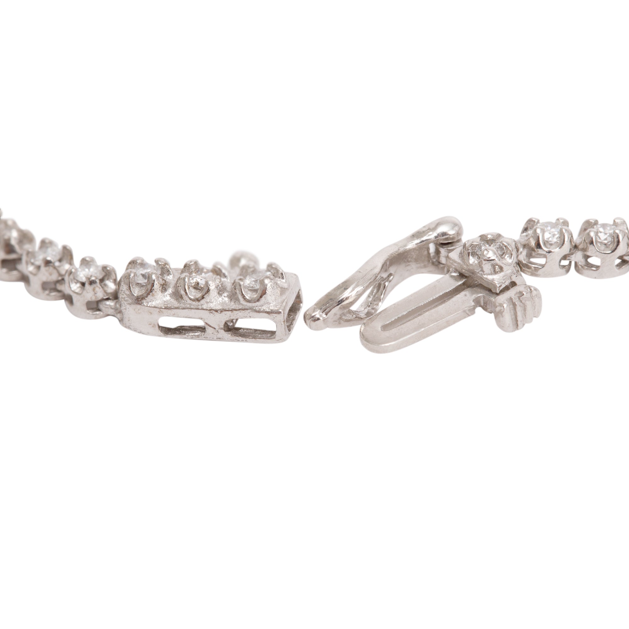 18k White Gold Graduated Diamond Tennis Necklace