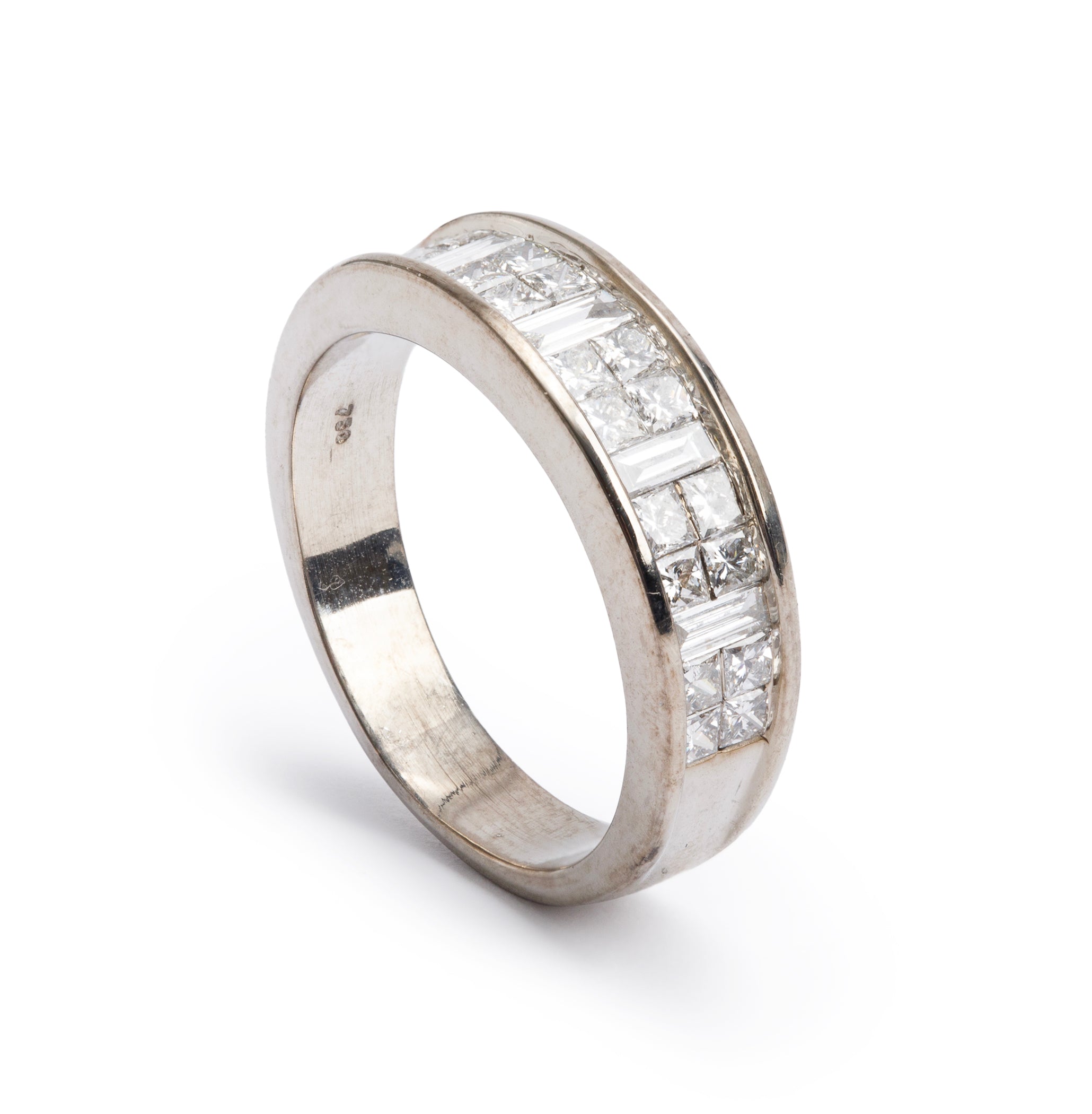 18k White Gold 1.21 tcw. Diamond Band Ring, Size 7.5