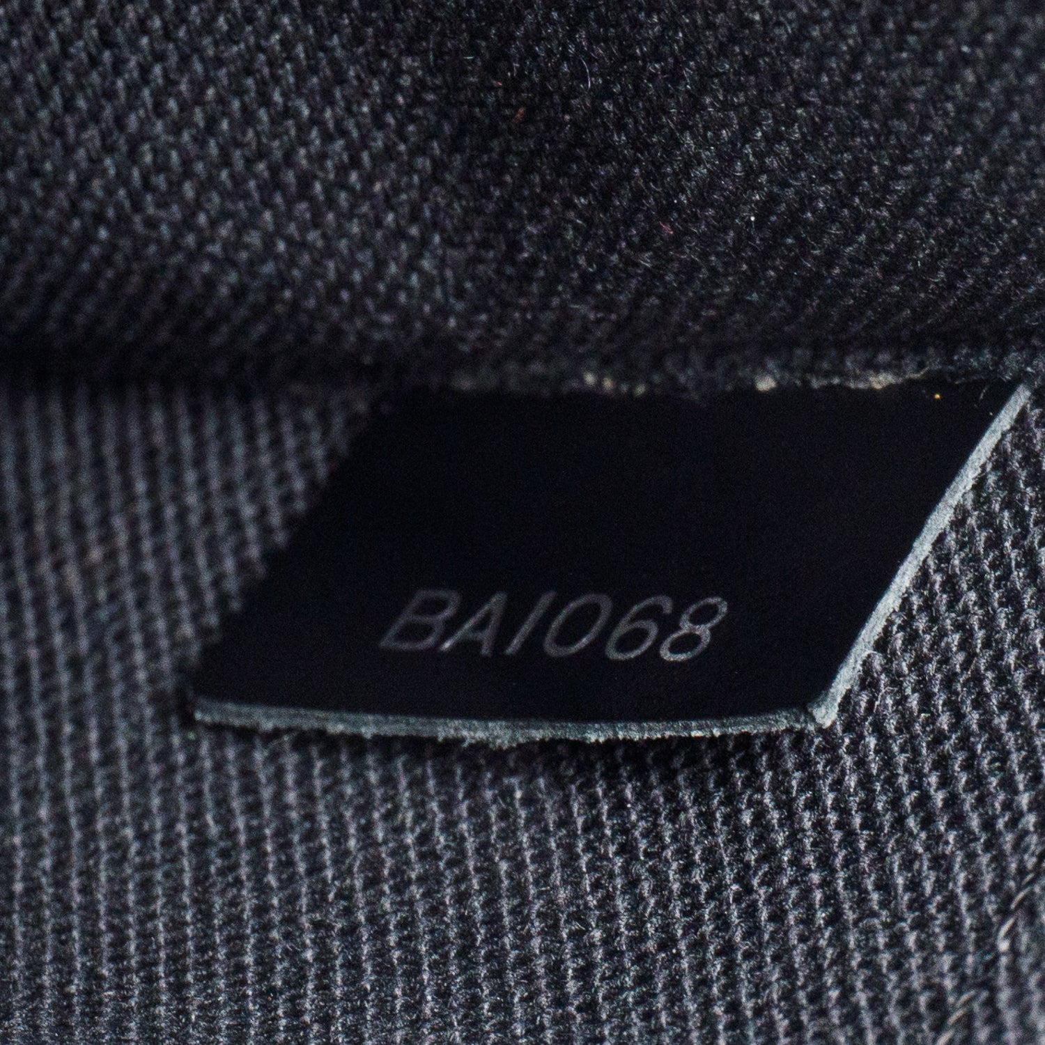 Louis Vuitton Black Taiga Leather Andrei Messenger Bag