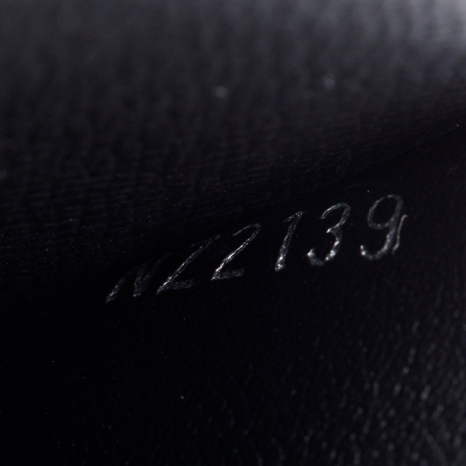 Louis Vuitton Damier Graphite Taiga Leather Coin Card Holder