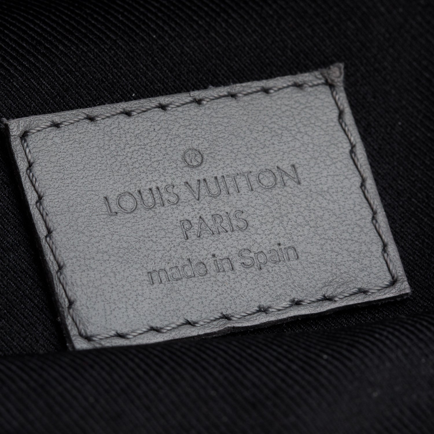 Louis Vuitton Grey Monogram Shadow Calfskin Leather Discovery Bumbag PM