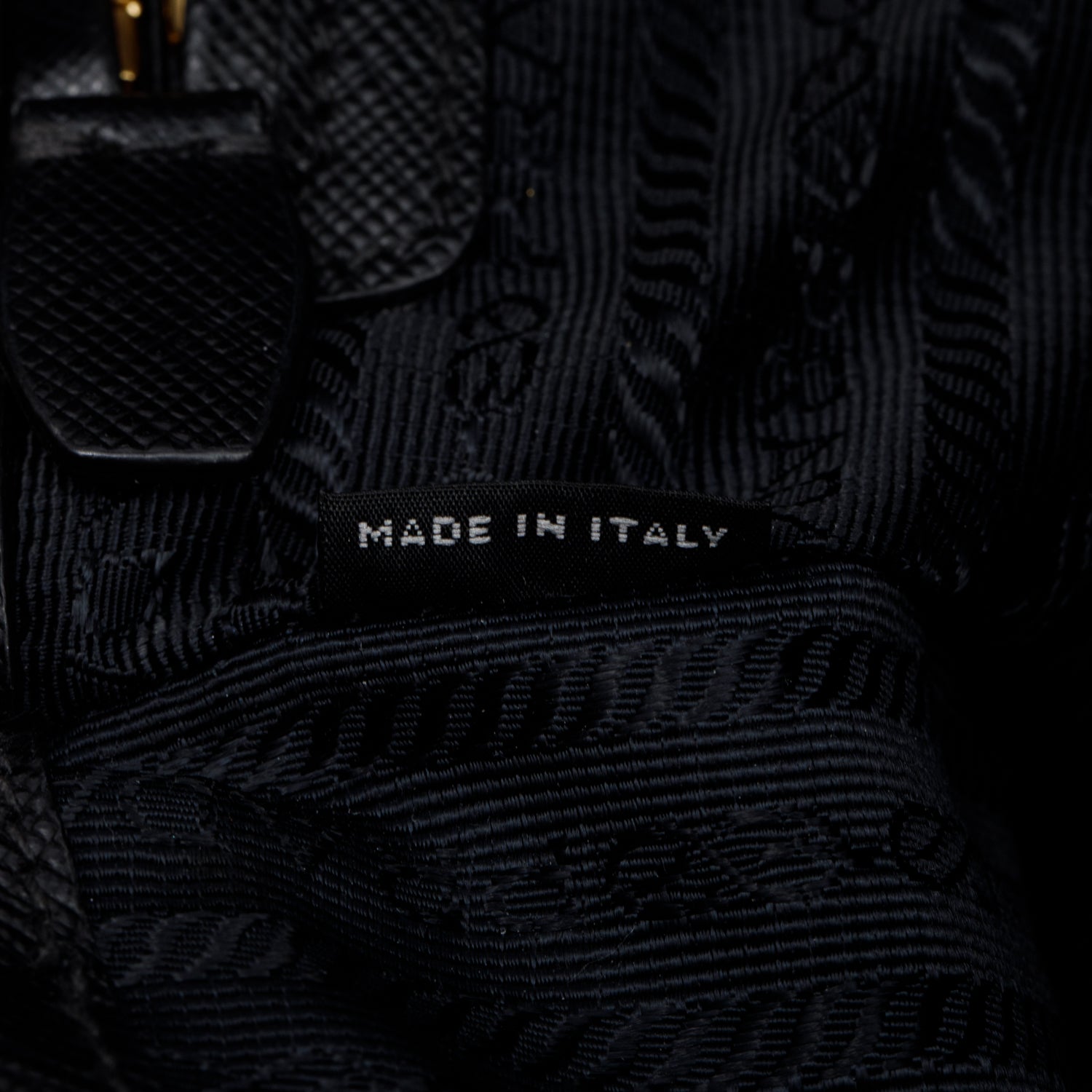 Prada Black Saffiano Leather Small Double Zip Galleria Tote w/ Strap, Box & Authentiity Card