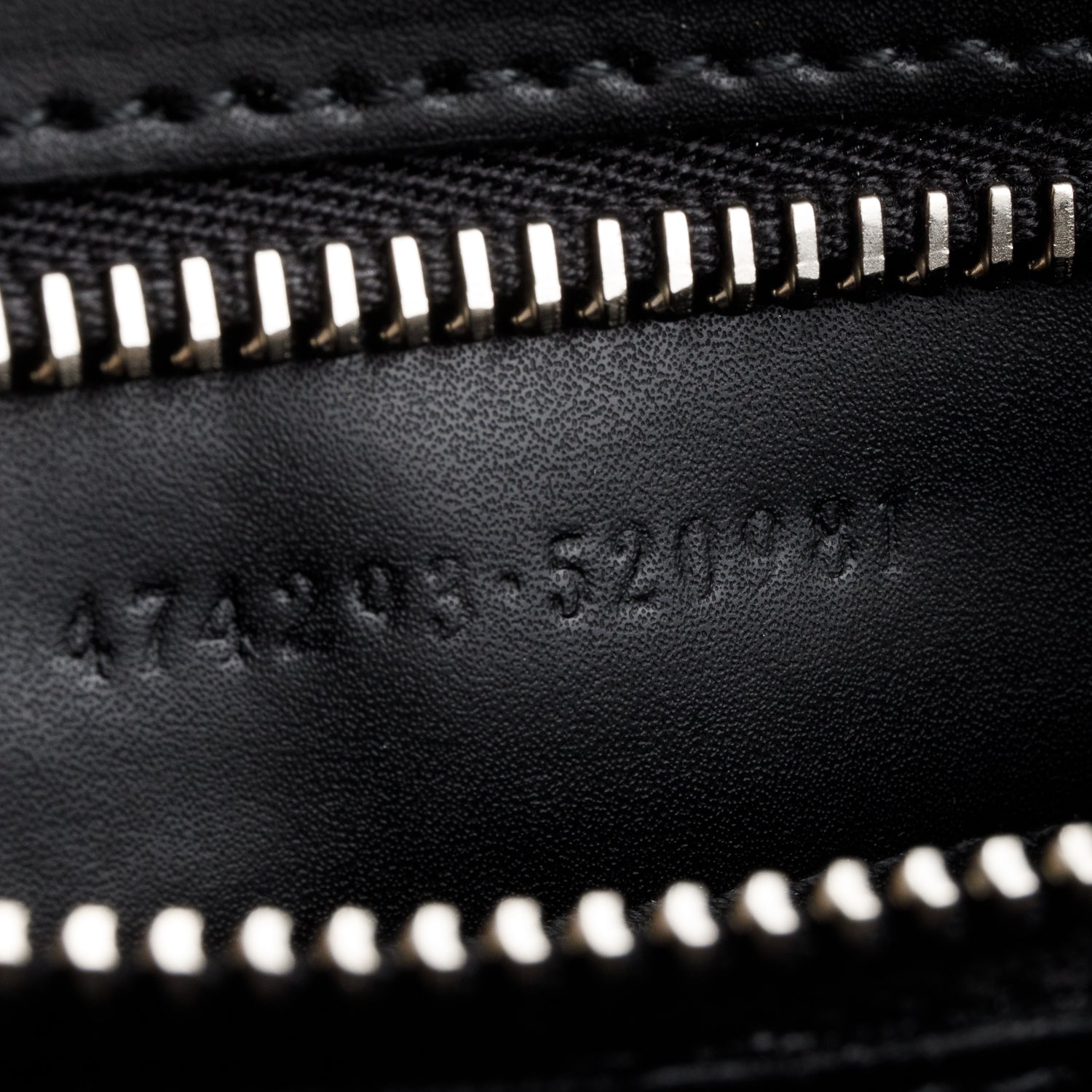 Gucci Black GG Supreme Belt Bag with Zip Pocket w/ Box