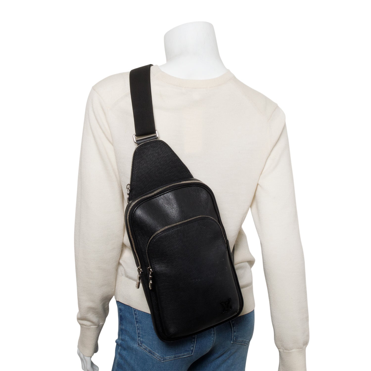 Louis Vuitton Black Taiga Leather Avenue Sling Bag