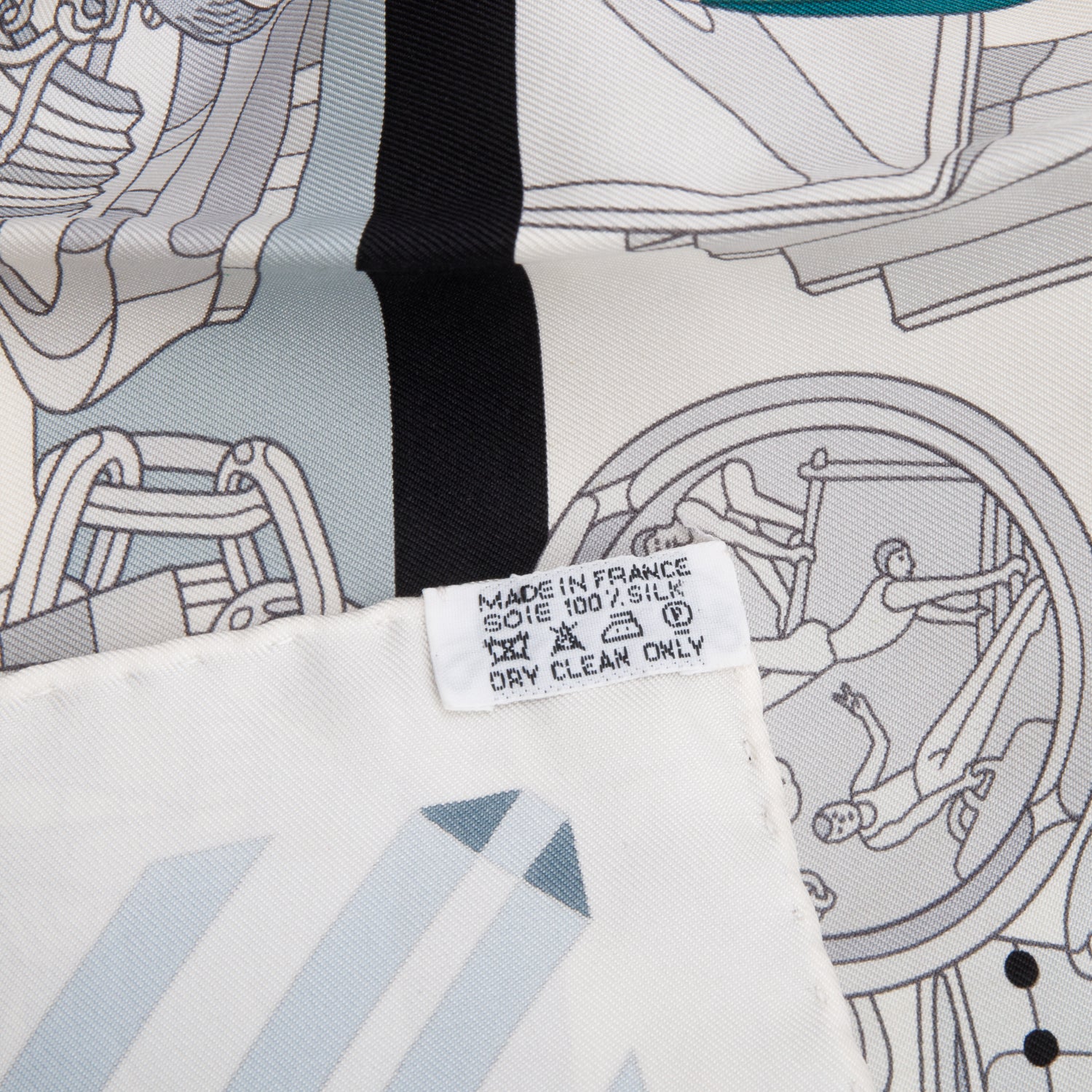 Hermes White/Multicolor 'Les Trophees' Silk Scarf 90 w/ Box