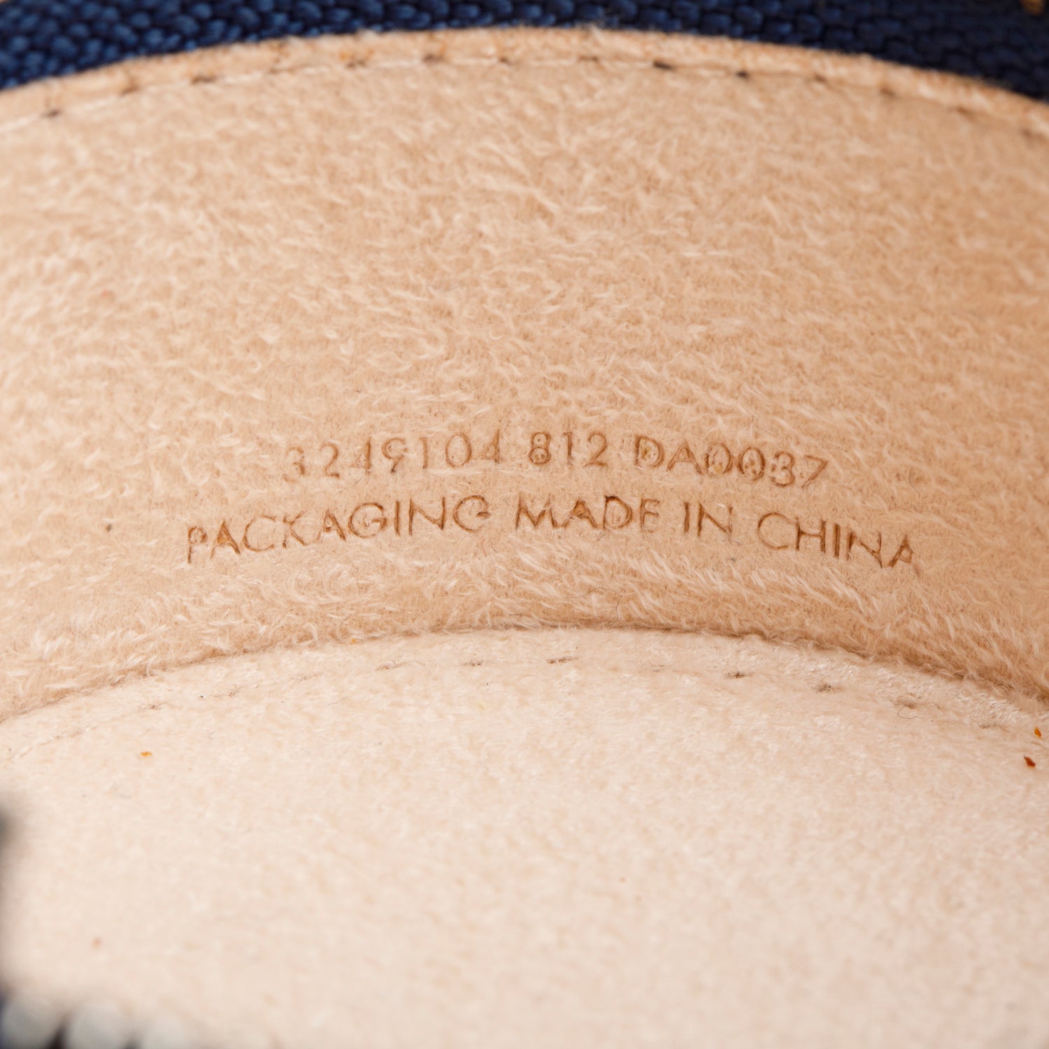 Louis Vuitton White Monogram Horizon Wireless Earphones w/ Box