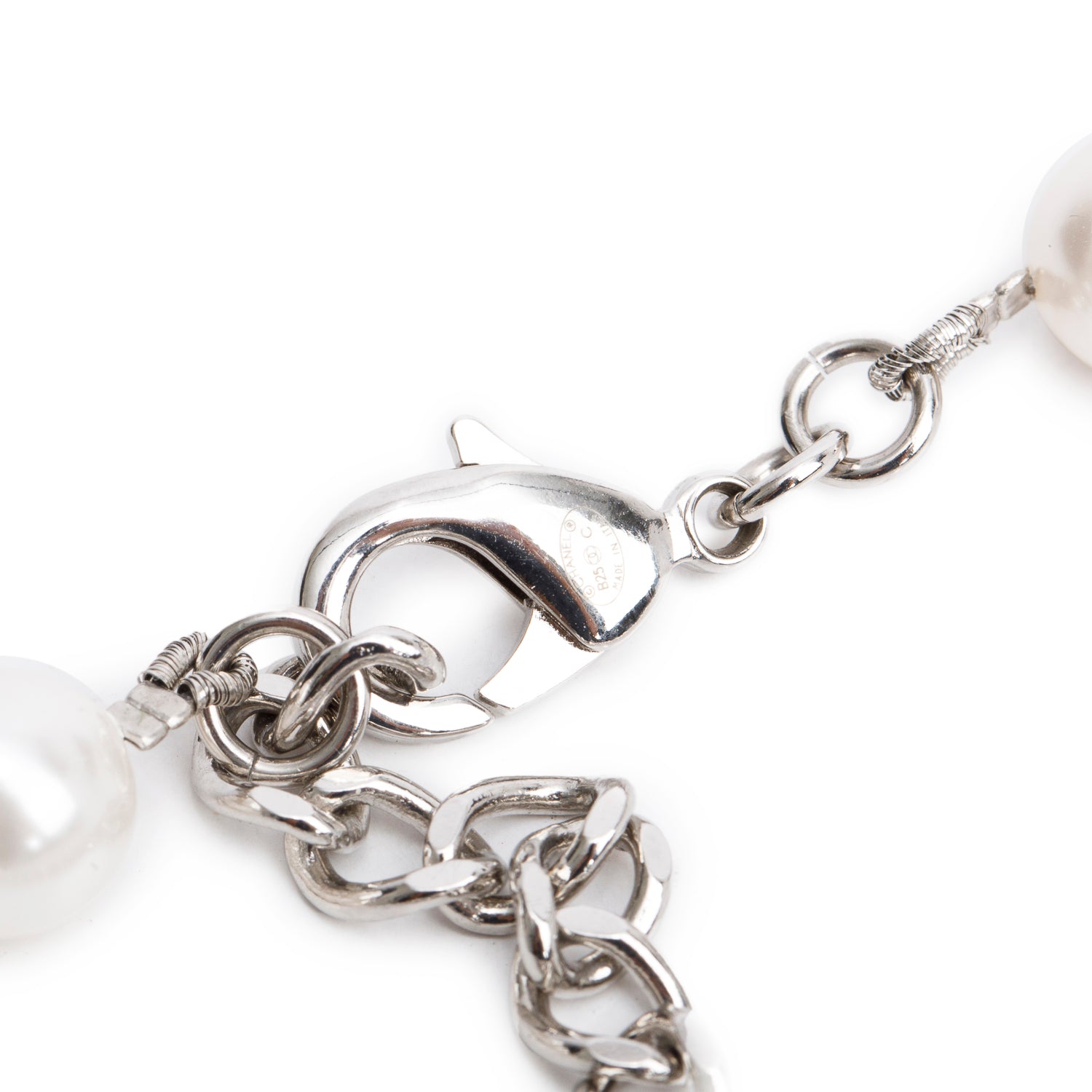 Chanel 2025 Palladium-Plated Faux Pearl CC Belt w/ Box