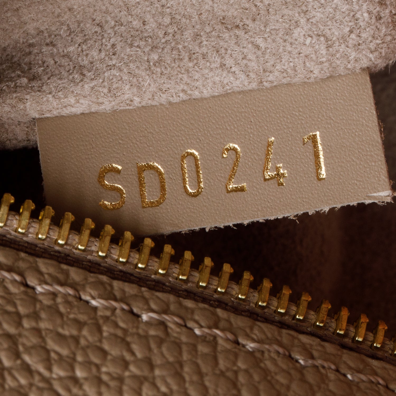 Louis Vuitton Turtledove Monogram Empreinte Giant OnTheGo MM w/ Box