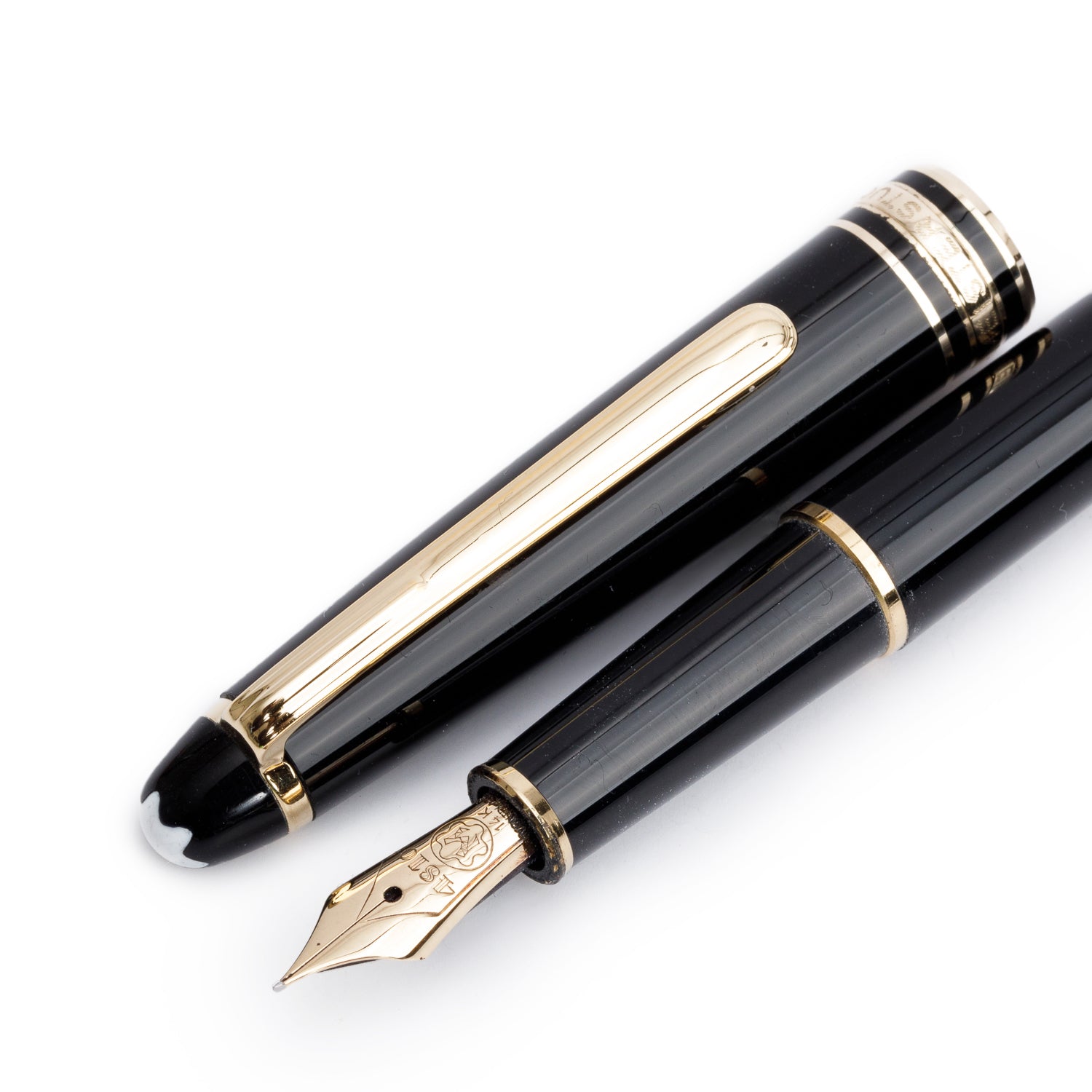 Montblanc Gold Coated Black Resin Meisterstuck Classique Fountain Pen