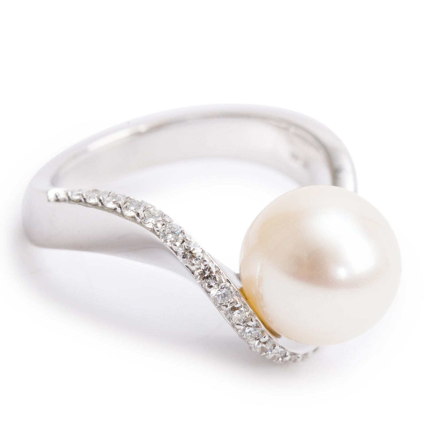 14k White Gold Pearl & Diamond Ring, Size 7.5