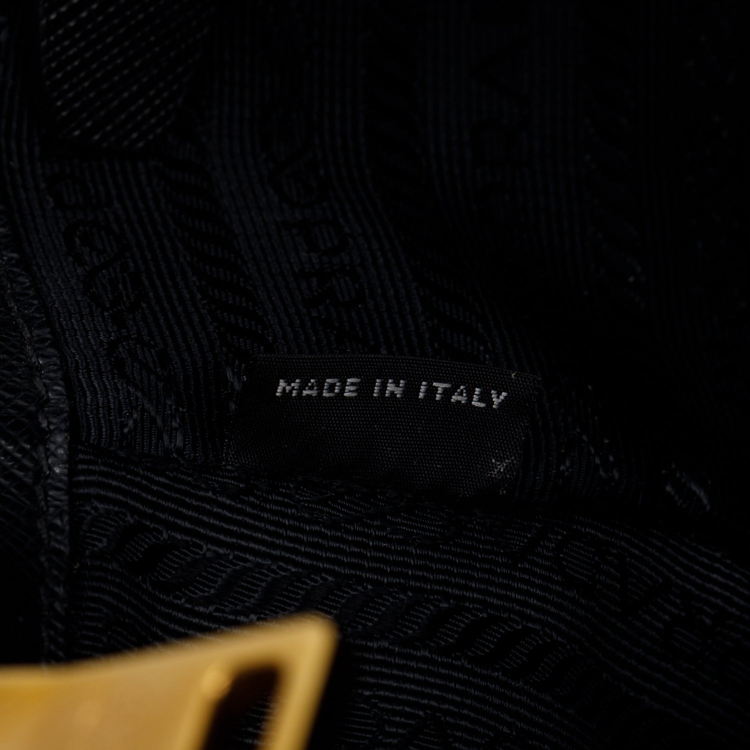 Prada Black Saffiano Lux Medium Galleria Tote w/ Strap & Authenticity Card