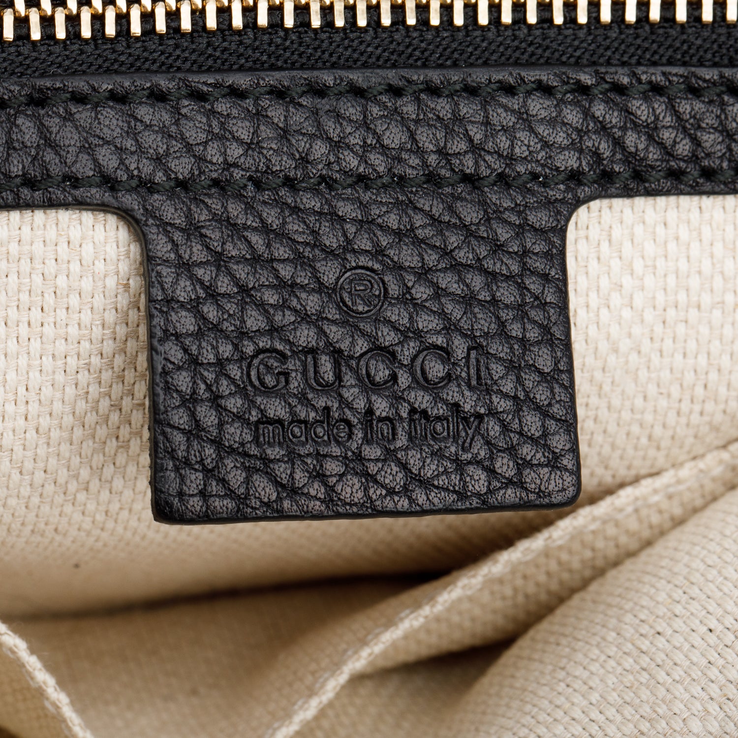 Gucci Black Pebbled Calfskin Medium Soho Chain Crossbody Bag w/ Box