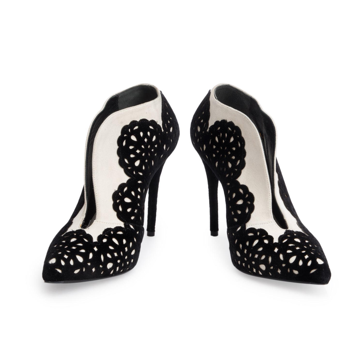 Alexander McQueen White/Black Suede Laser Cut Velvet Pumps, Size 36