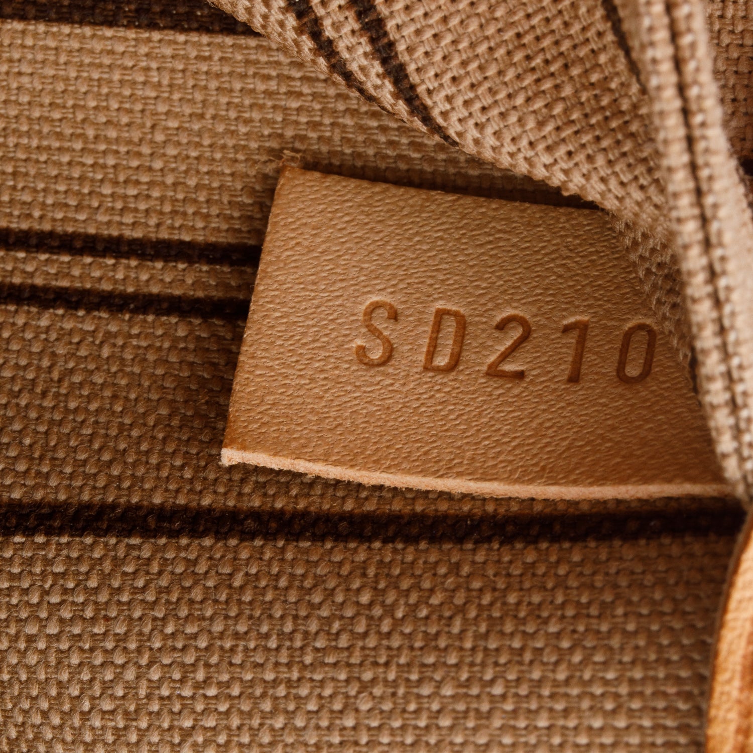 Louis Vuitton Monogram Neverfull MM w/ Pouch