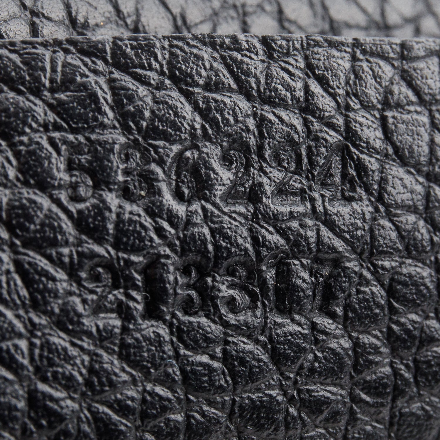 Gucci Black Pebbled Calfskin Medium Soho Chain Crossbody Bag w/ Box