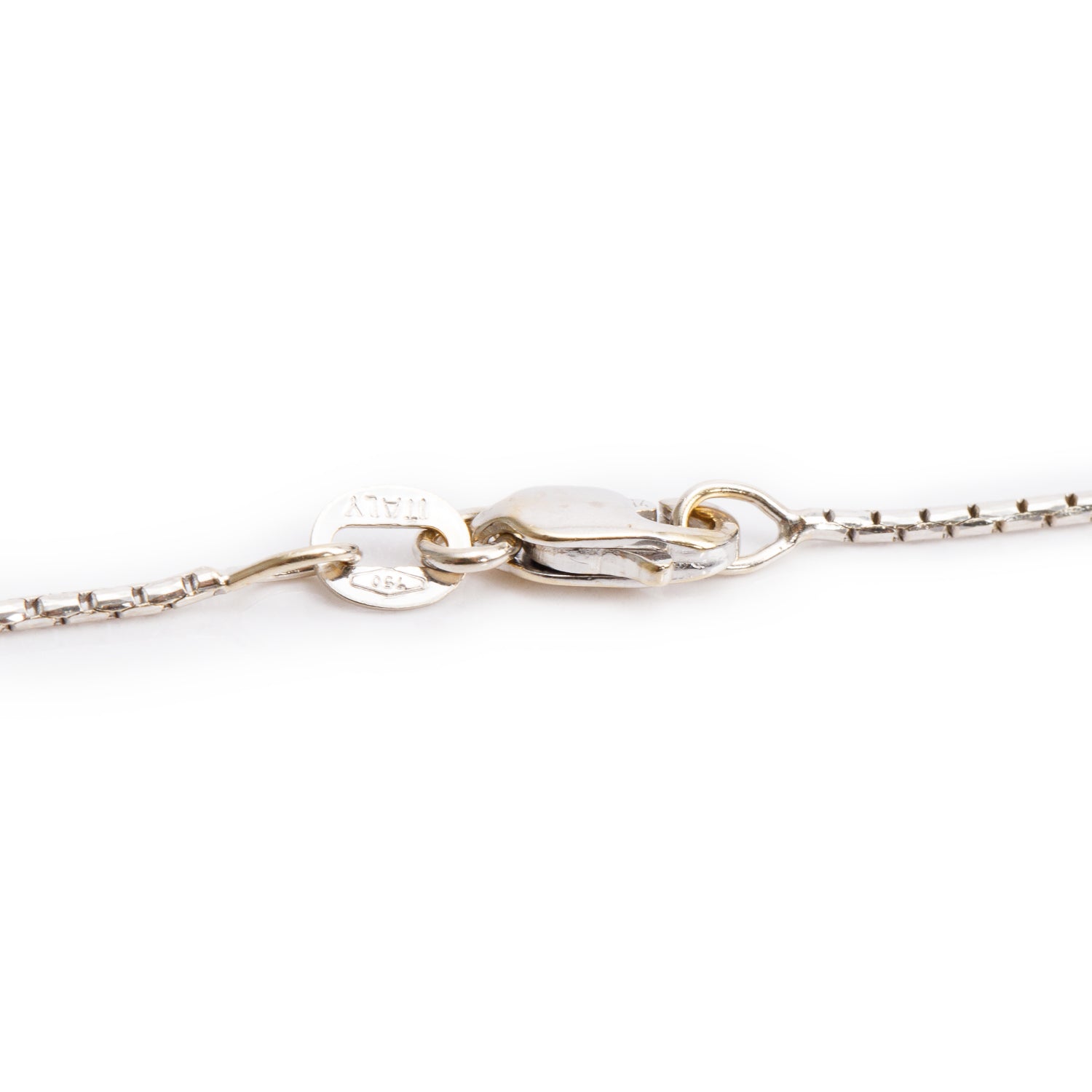 18k White Gold Diamond Cluster Pendant Necklace