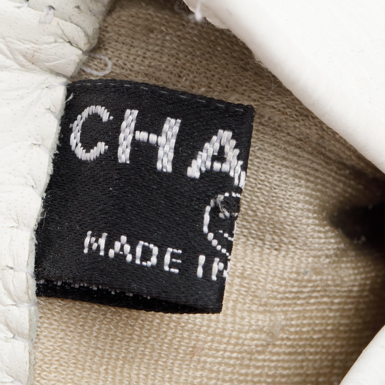 Chanel White Deerskin Leather Rockstud CC Gloves, Size 6.5
