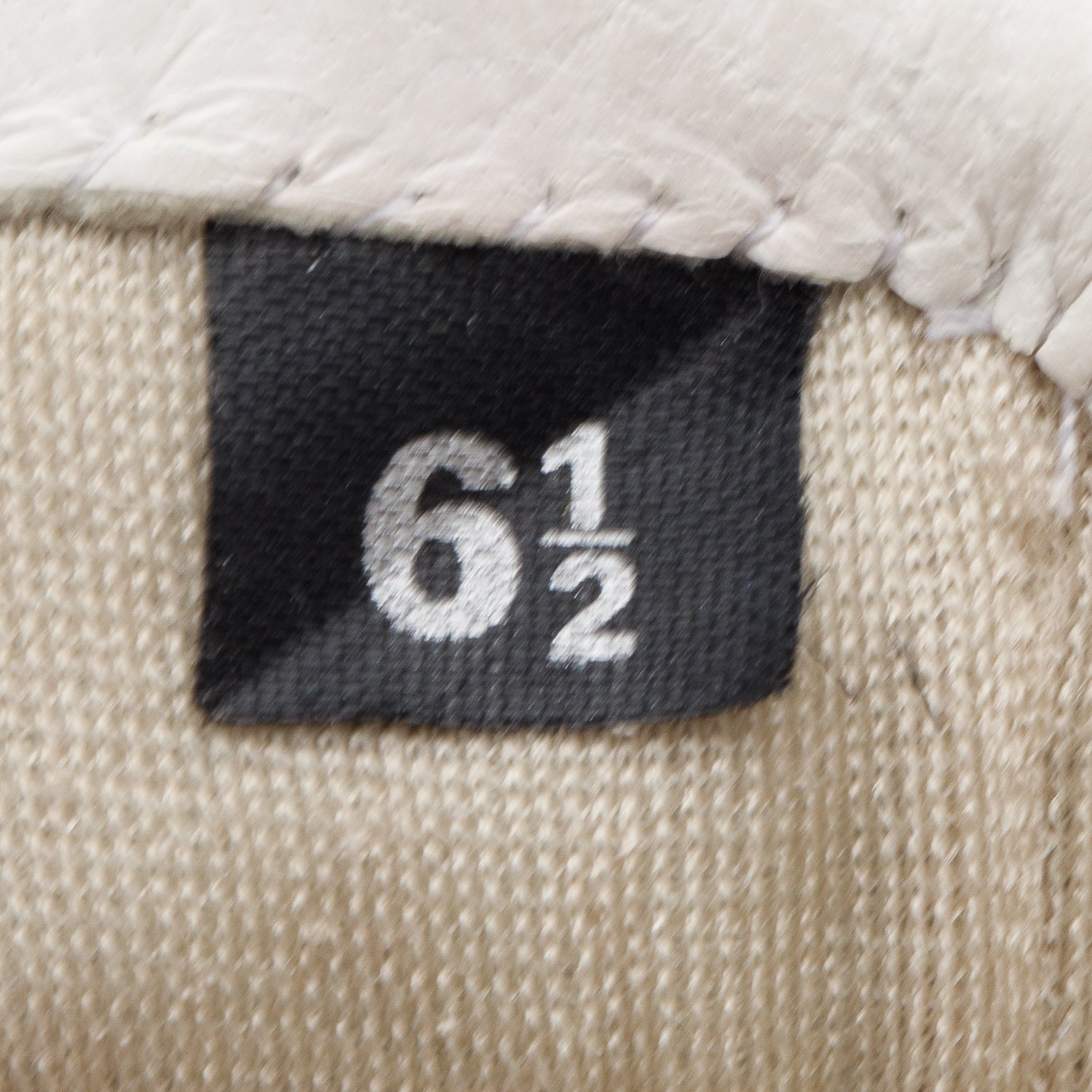 Chanel White Deerskin Leather Rockstud CC Gloves, Size 6.5