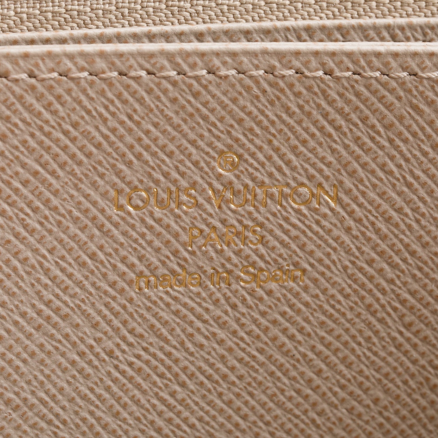 Louis Vuitton Taupe Epi Leather Zippy Wallet