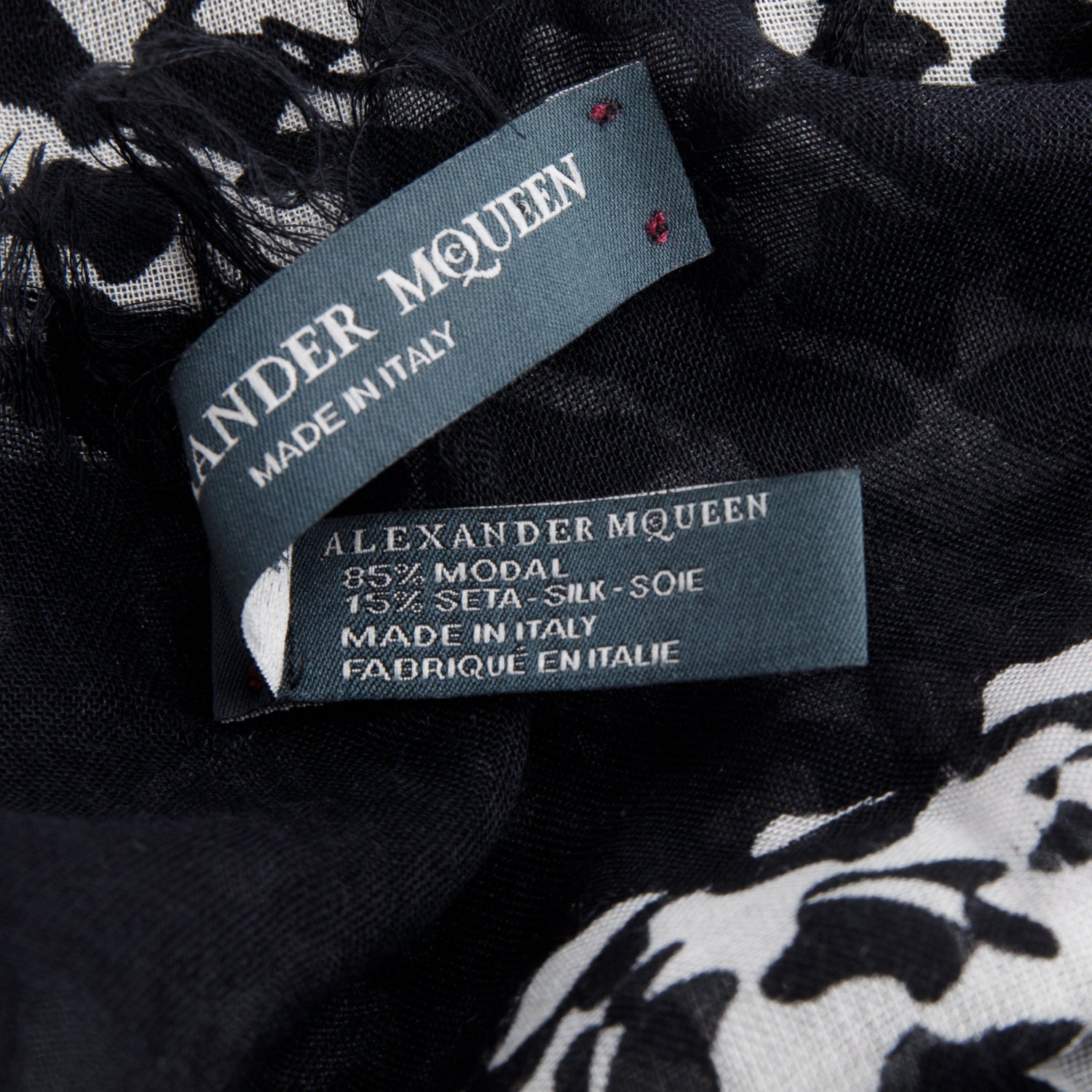Alexander McQueen Black/White Skull Printed Silk Blend Scarf