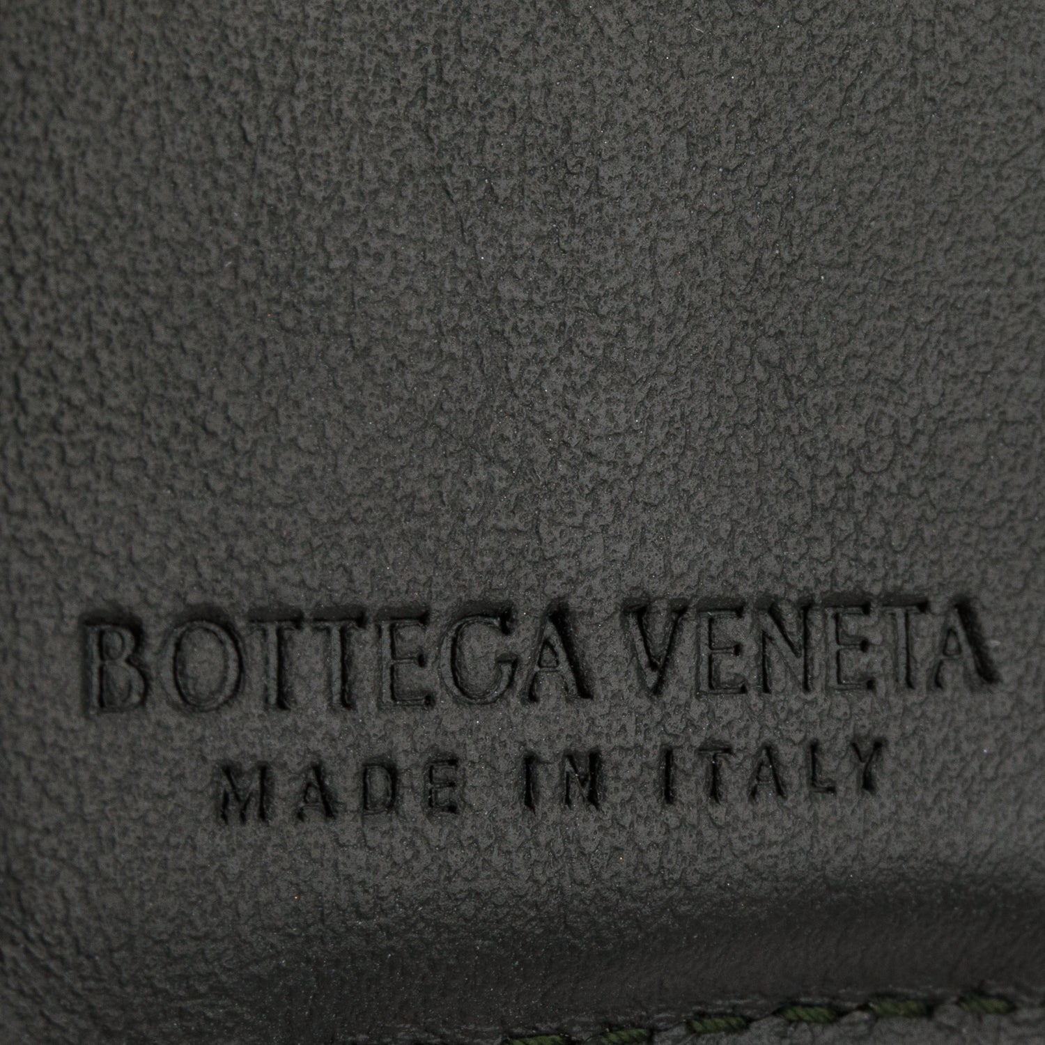 Bottega Dark Green Calfskin Intrecciato Slim Bi-Fold Wallet w/ Box