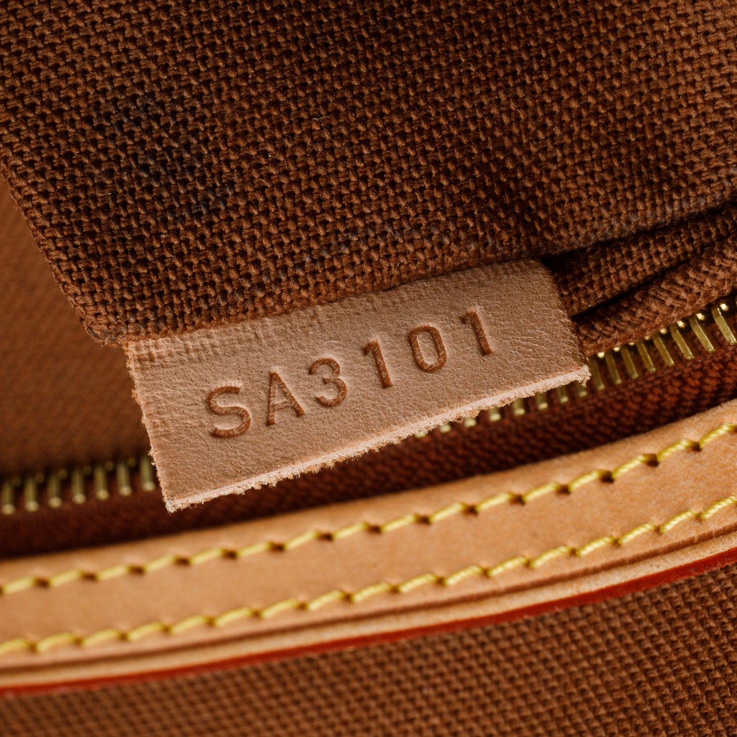 Louis Vuitton Monogram Batignolles Horizontal Bag