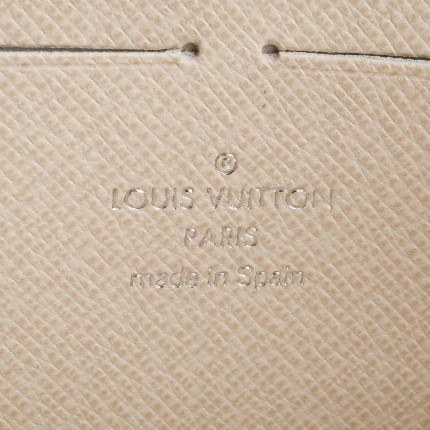 Louis Vuitton Cream Epi Leather Zippy Wallet w/ Box