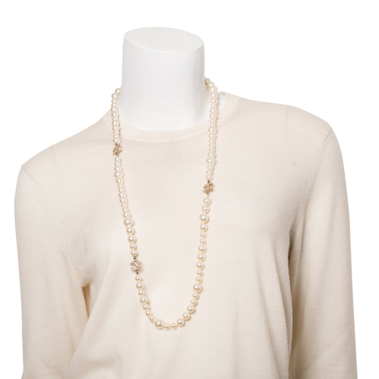 Chanel Gold-Plated Metal Faux Pearl CC Strass Necklace