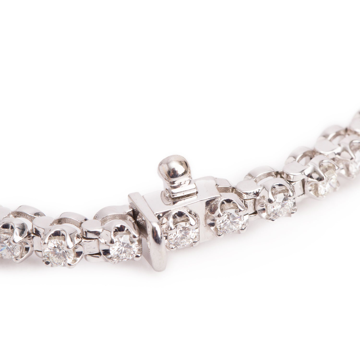 18k White Gold 2.52 tcw. Diamond Tennis Bracelet