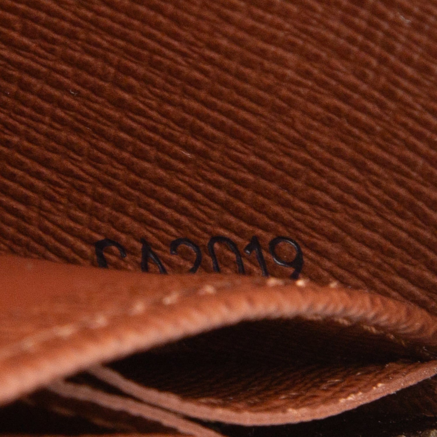 Louis Vuitton Monogram Zippy Wallet w/ Box