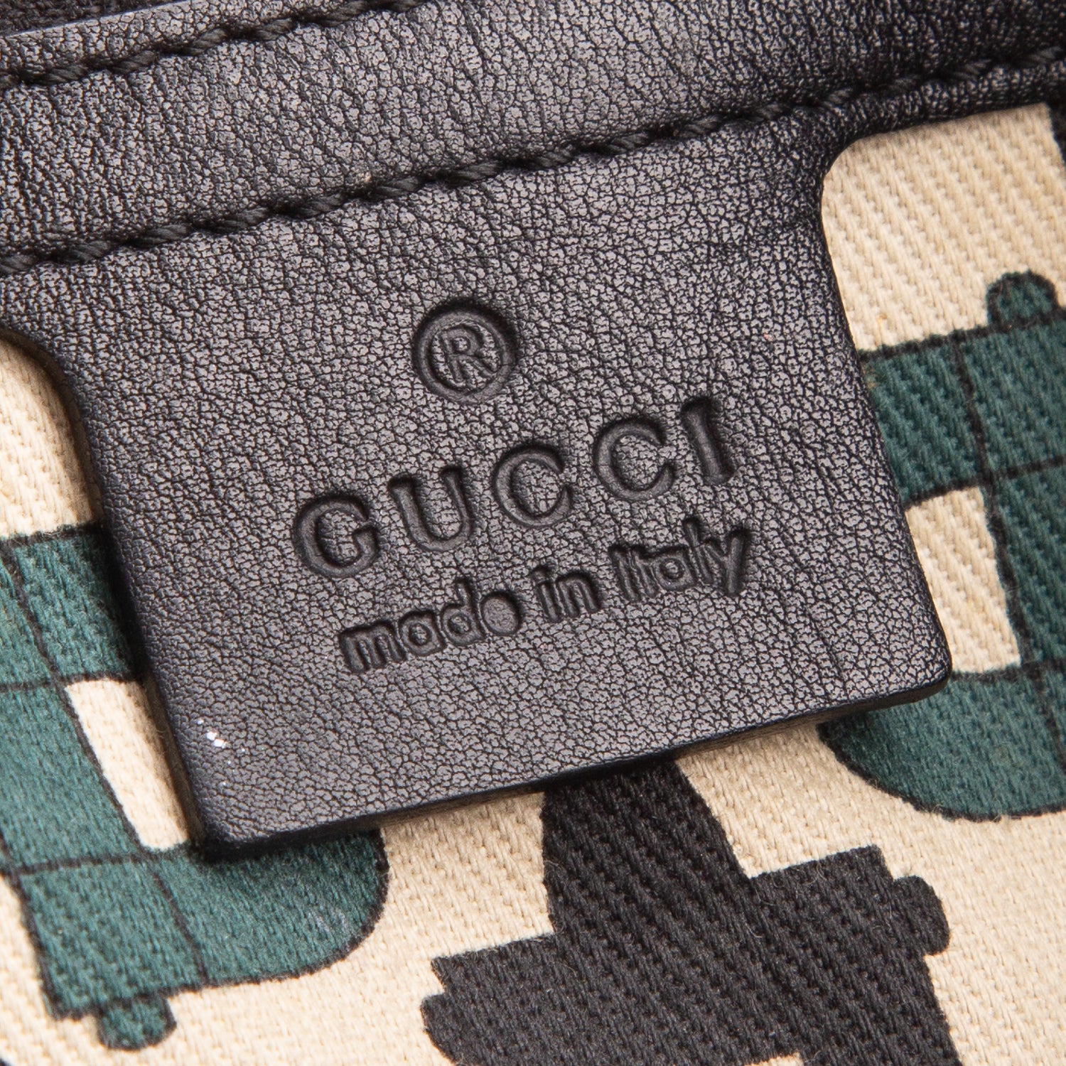 Gucci Black Leather Signature Medium Pelham Shoulder Bag