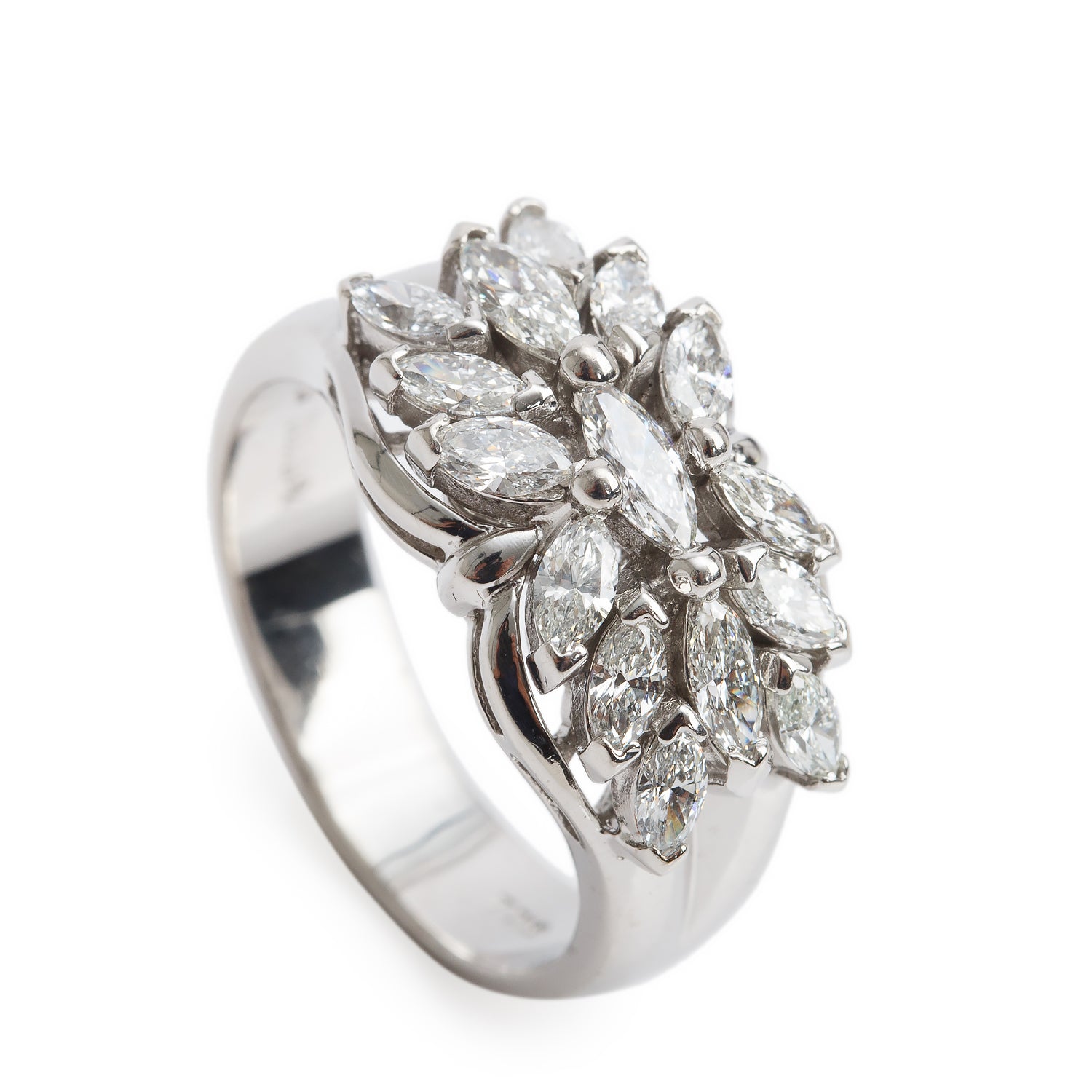 18k White Gold Cluster Diamond Ring, Size 9.75