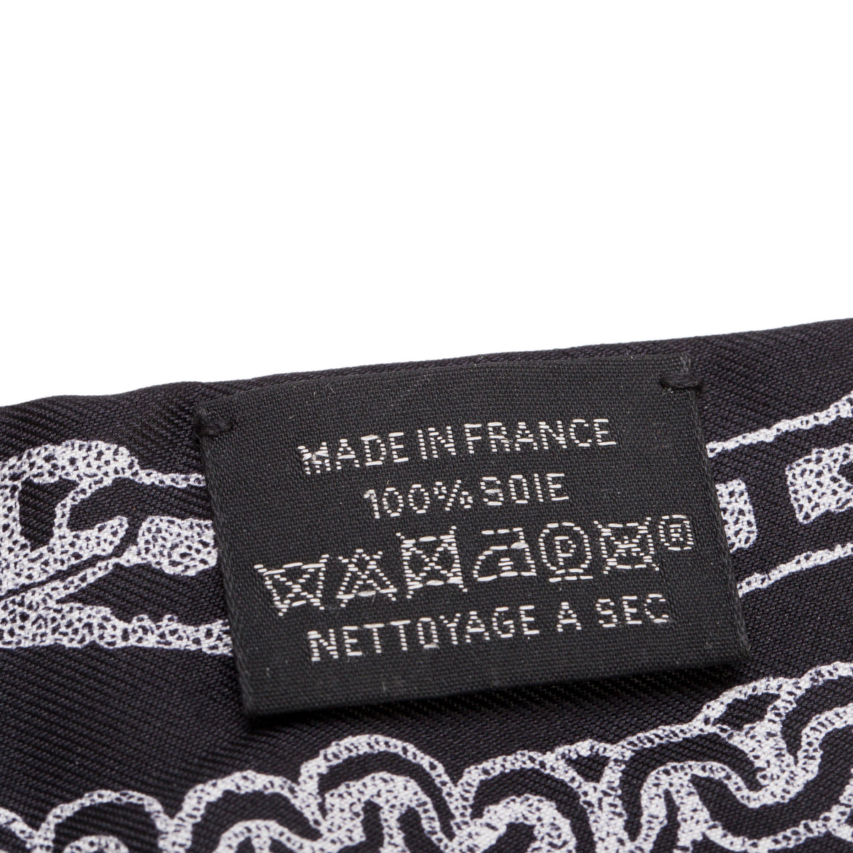 Hermes Black & White 'Boucles et Maillons' Silk Twilly w/ Box