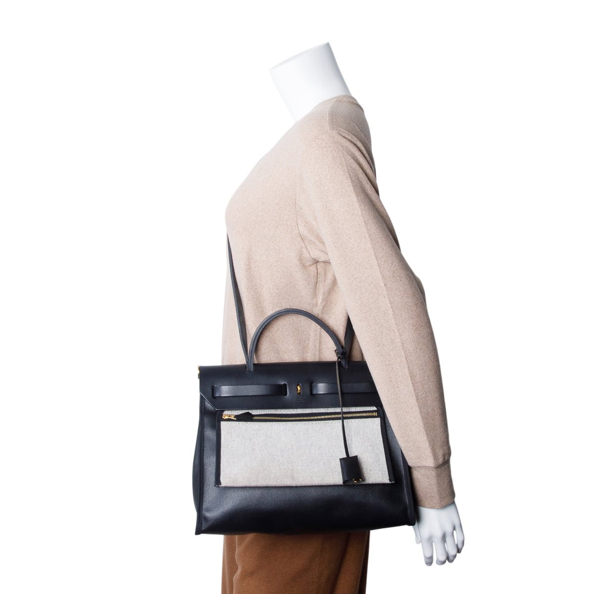 Hermes 2024 Noir Toile H Berline Vache Hunter Herbag Zip PM 31 w/ Pouch