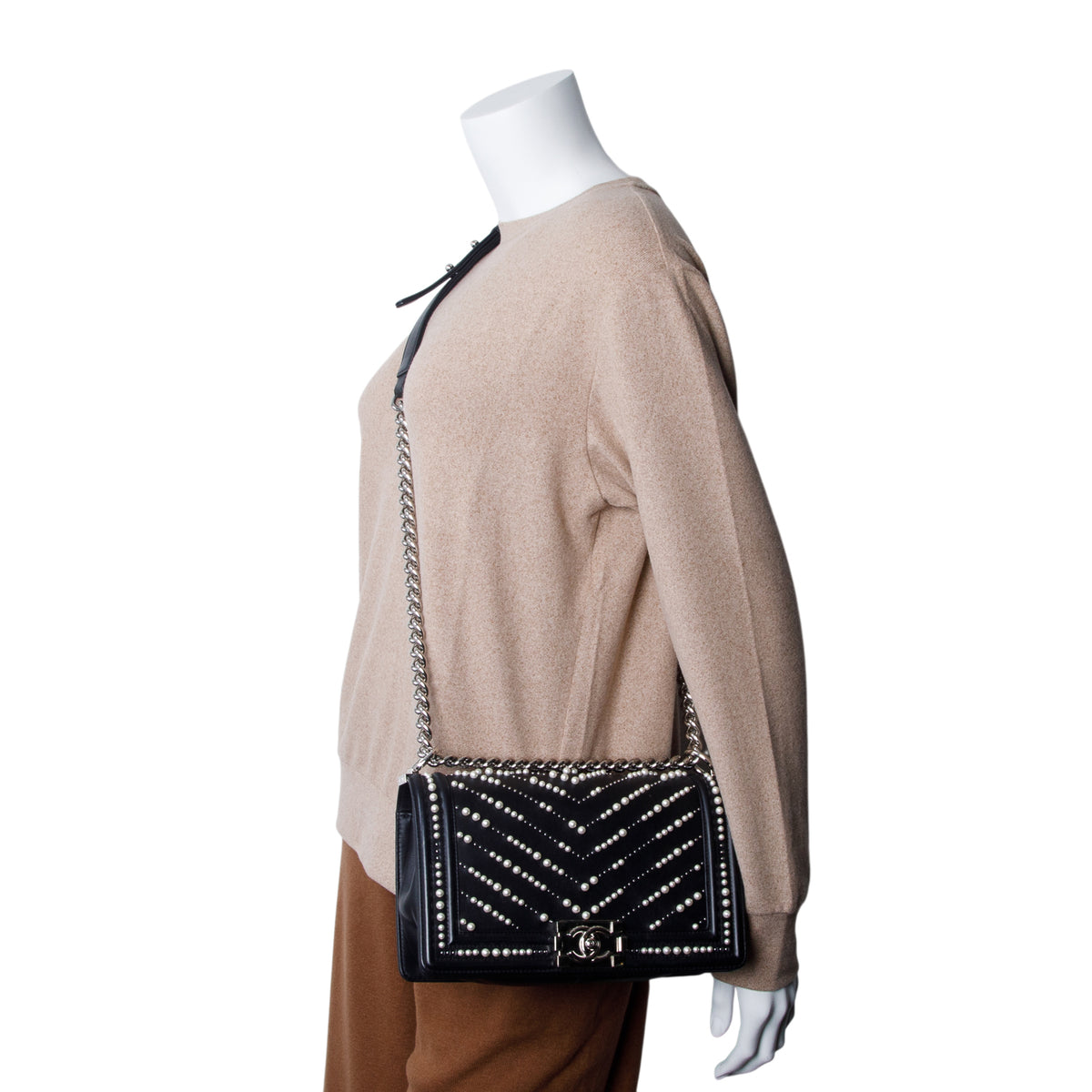 Chanel Black Calfskin Leather Medium Chevron Pearl Boy Bag