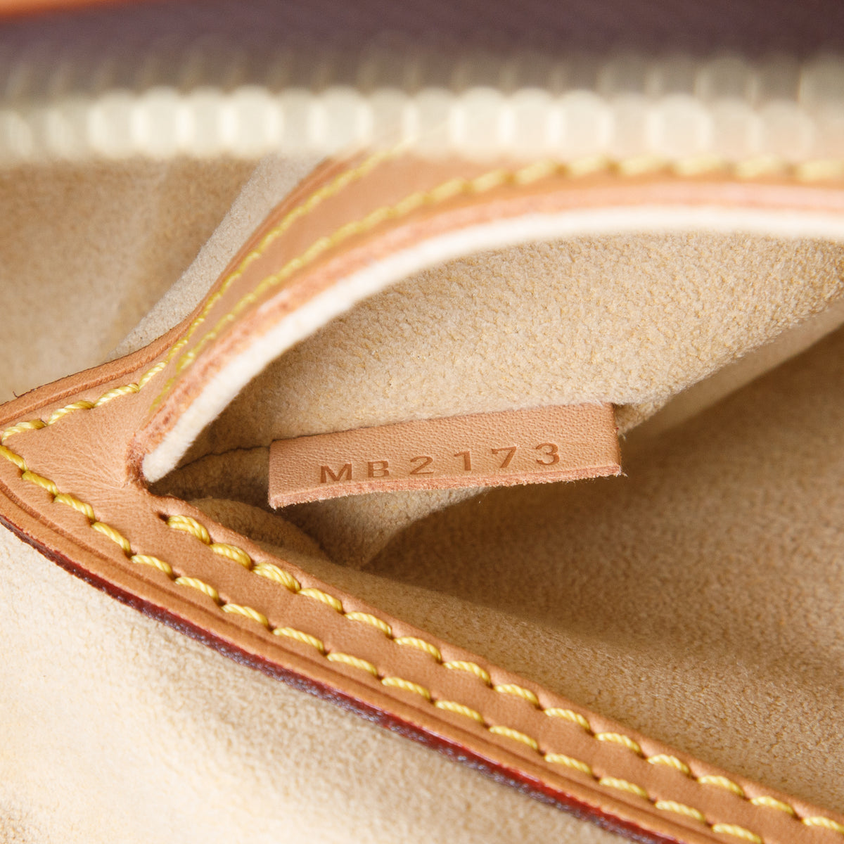 Louis Vuitton Monogram Retiro PM w/ Strap
