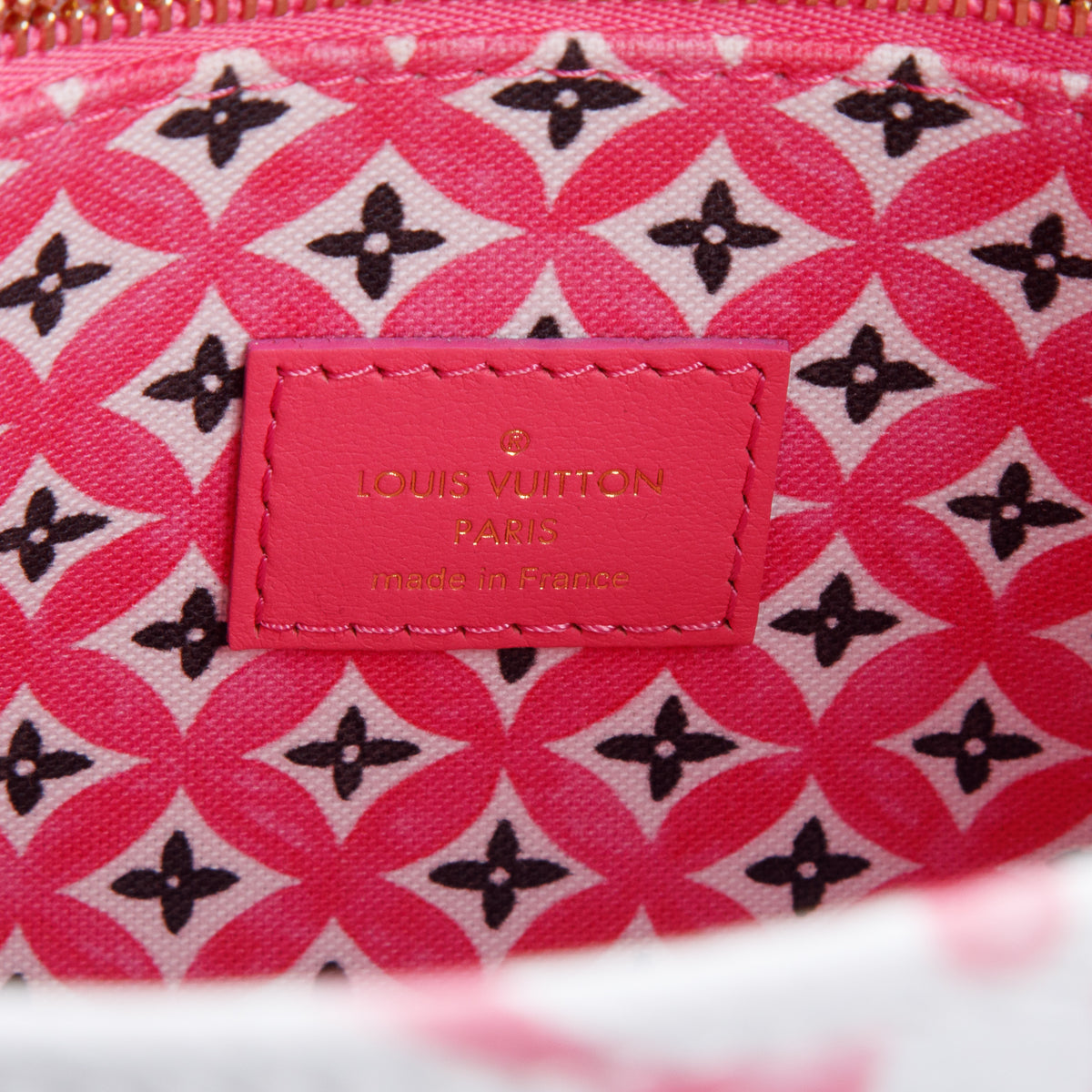 Louis Vuitton White/Pink Monogram Giant By The Pool 2.0 Onthego PM w/ Strap