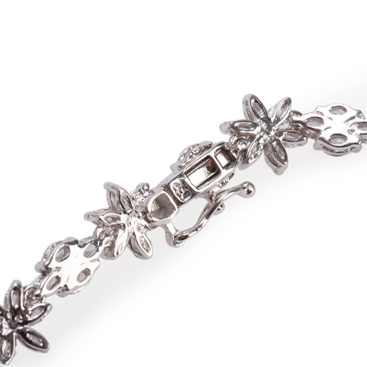 18k White Gold 5.04 tcw. Cluster Diamond Link Bracelet