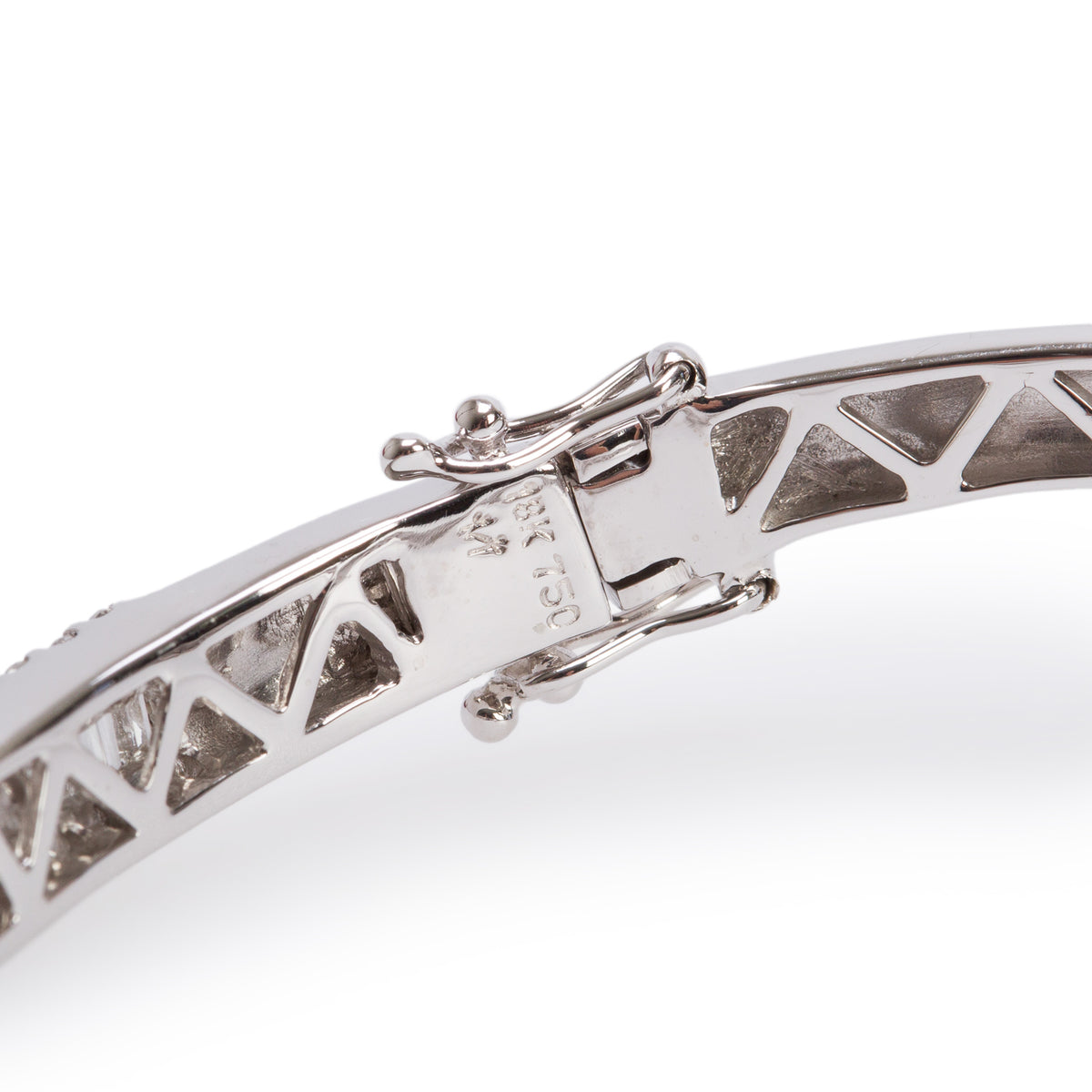 18k White Gold 2.76 tcw. Diamond Hinged Twisted Bangle Bracelet