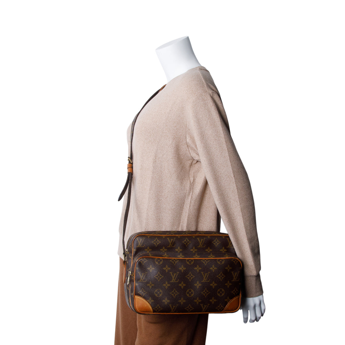 Louis Vuitton Vintage Monogram Nil 28