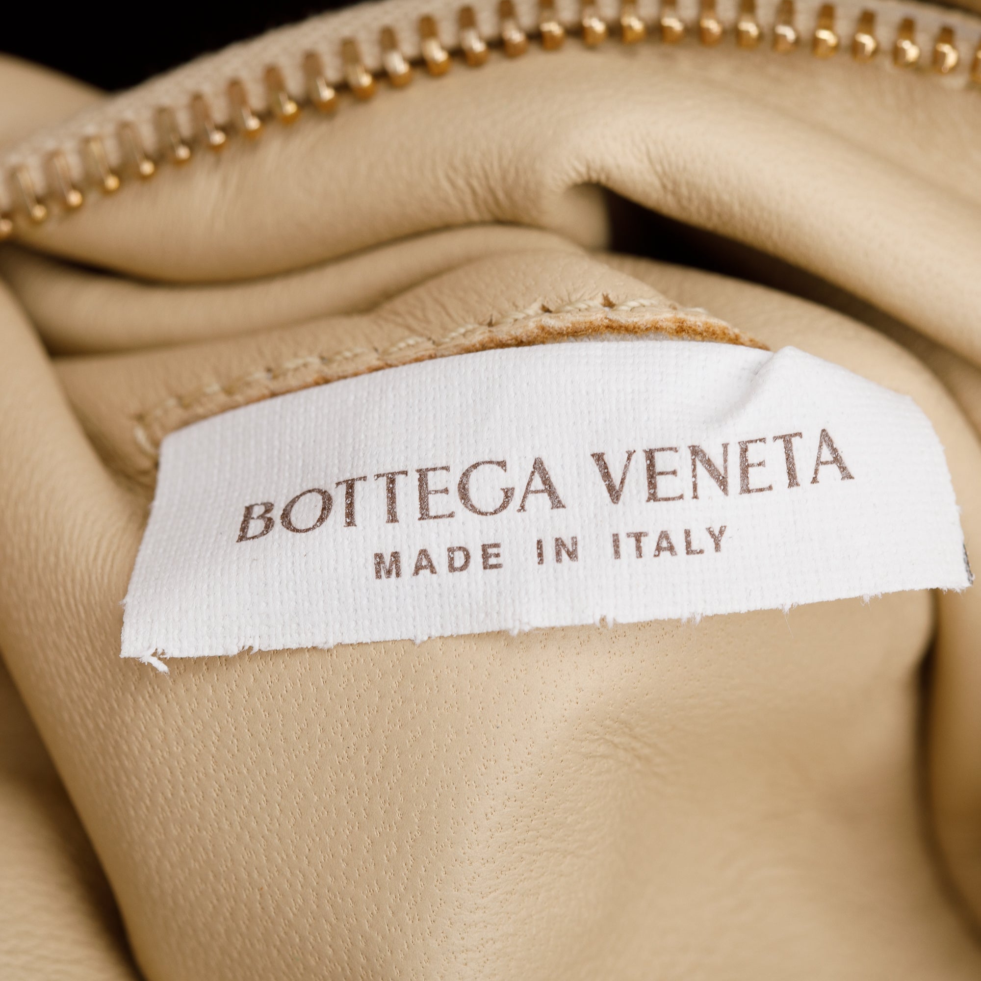 Bottega Veneta Beige Lambskin Leather Classic Padded Cassette Bag