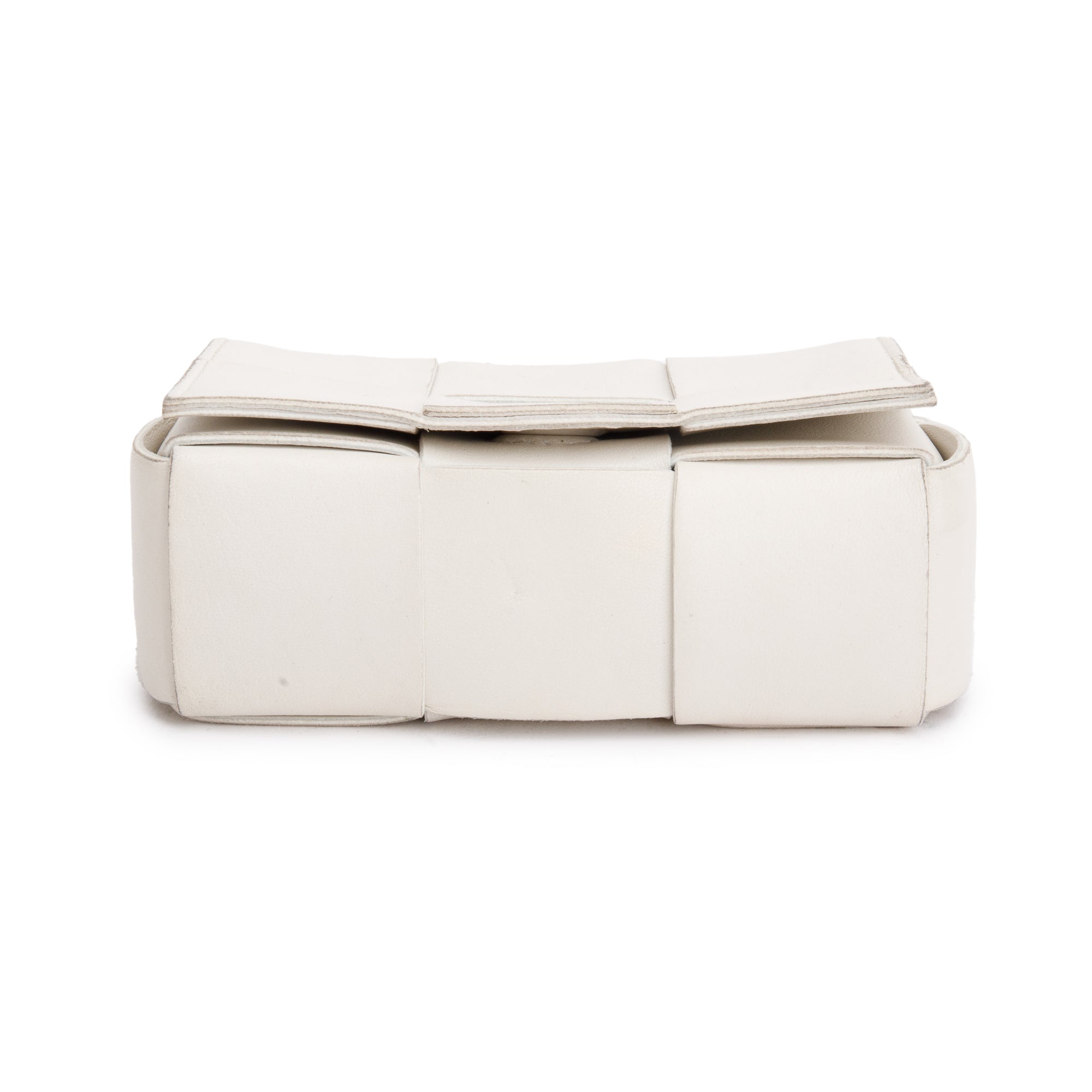 Bottega Venetaen White Maxi Intrecciato Leather Extra Mini Cassette Flap Bag