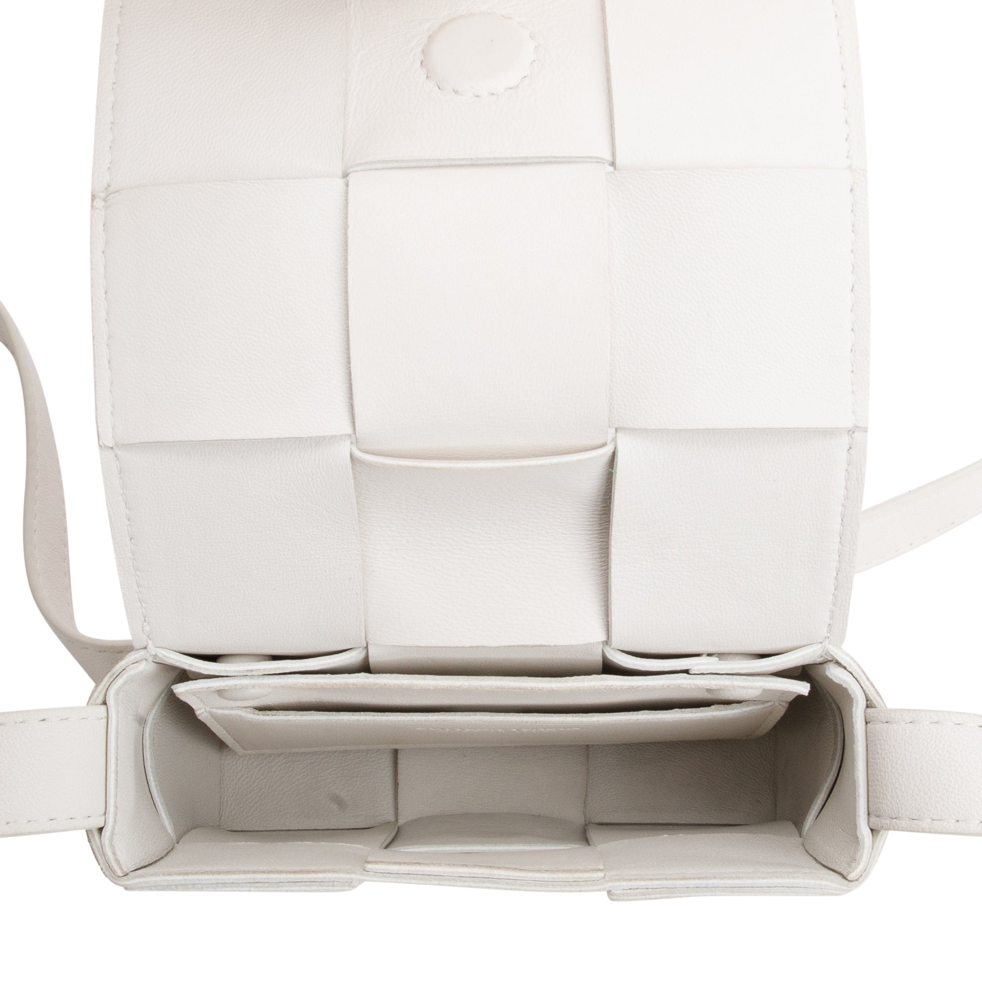 Bottega Venetaen White Maxi Intrecciato Leather Extra Mini Cassette Flap Bag