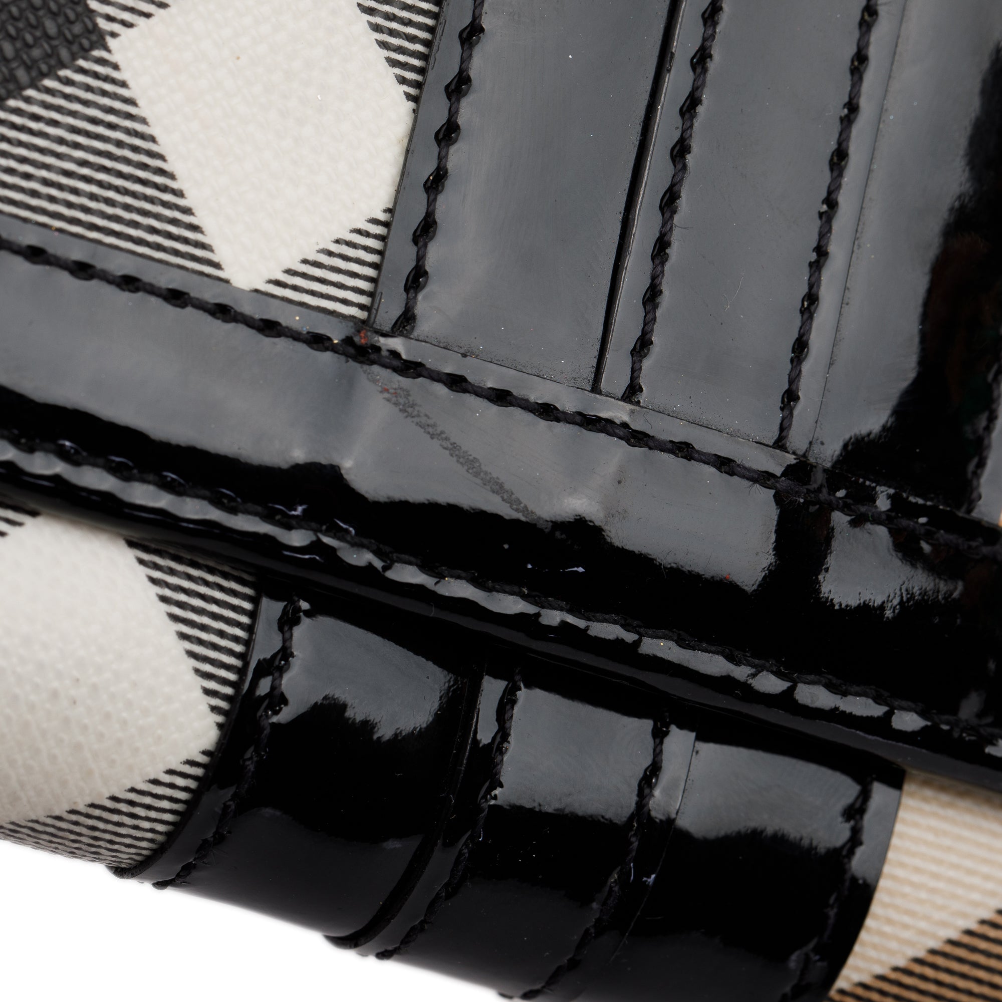 Burberry Patent Leather Trimmed House Check Continental Wallet