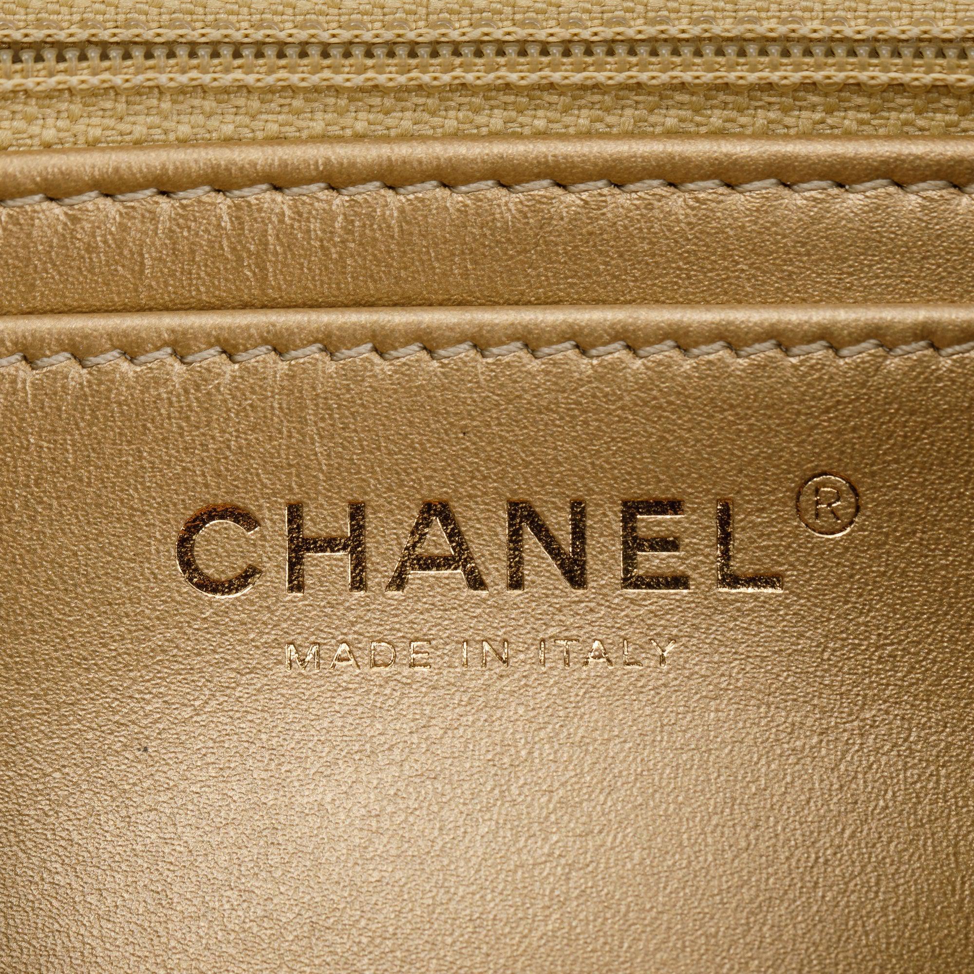 Chanel 2020 Black Quilted Lambskin Pearl Crush Square Mini Flap Bag w/ Authenticity Card